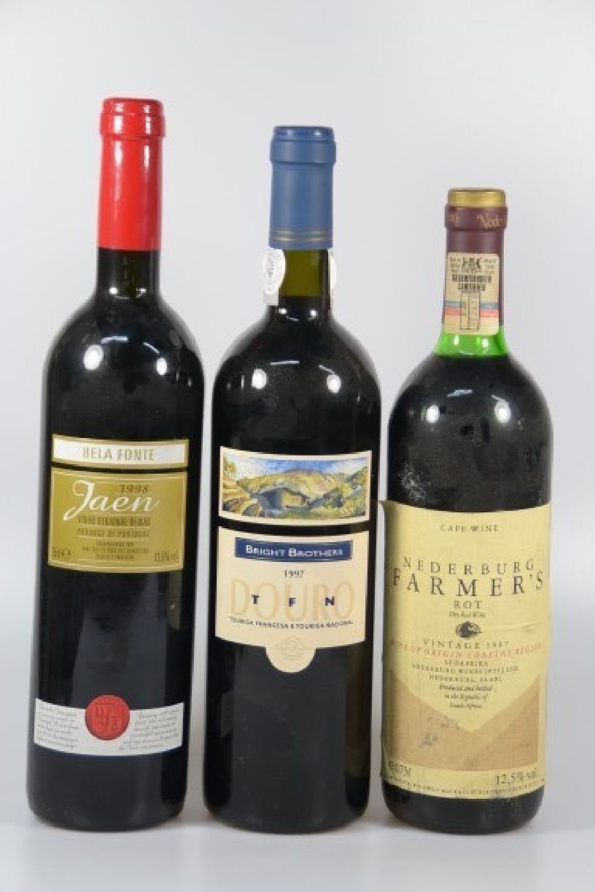 Detail b: 24 Fl. Rotwein aus Spanien, Portugal, Süd Afrika: 5 Fl. 1995 Marquesa 1995 Tinto, 2x 1998 Barceló Castilla y Leon, 2005 Hecula Monastrell; 10 Fl. ...