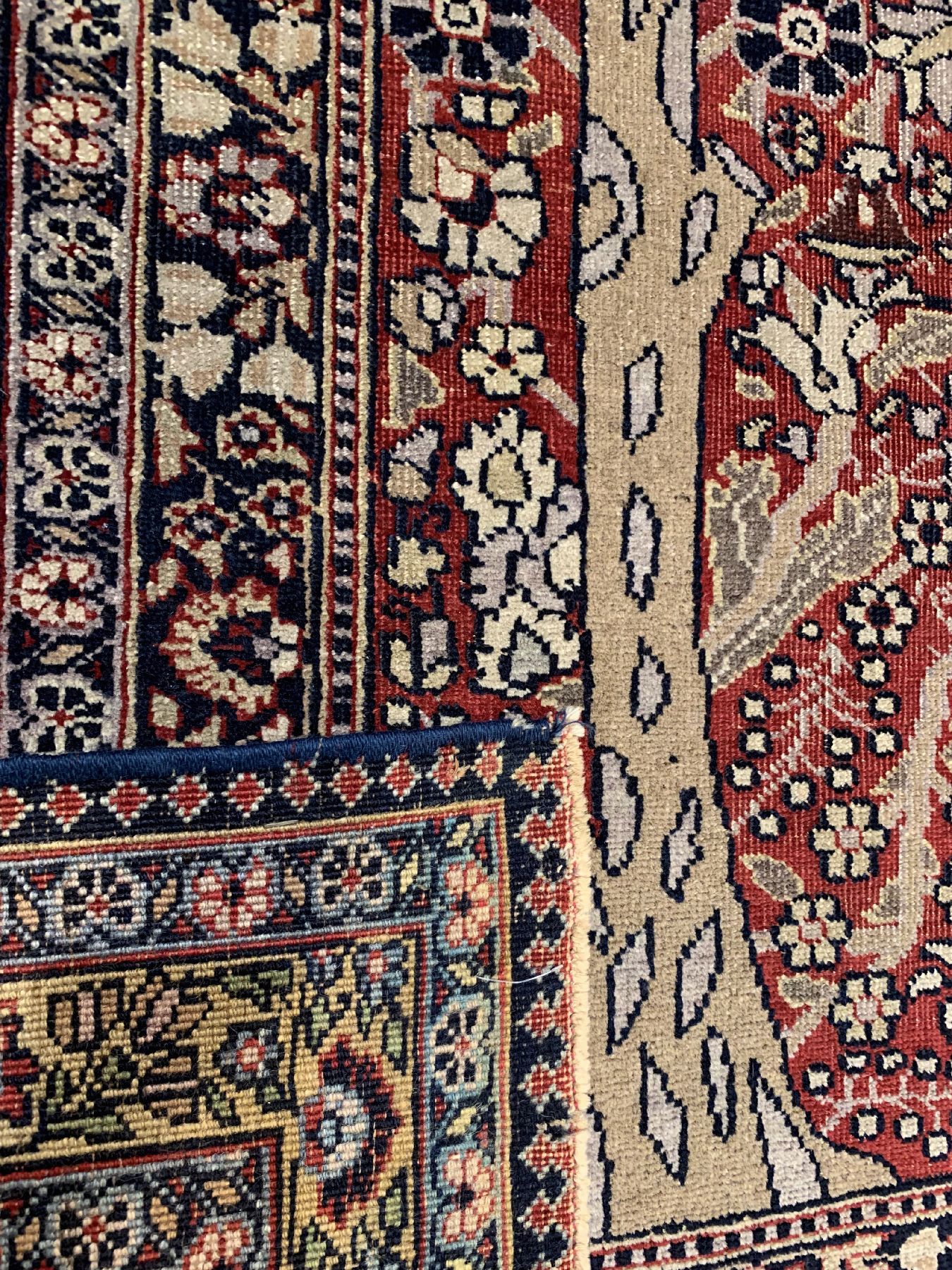 Detail e: Antiker Khorasan, Ostpersien, um 1910/1920, Wolle geknüpft auf Baumwolle,Palmen und Vase auf granatrote Feld, ca, 342 x 252 cm, EHZ:3 (guter ...