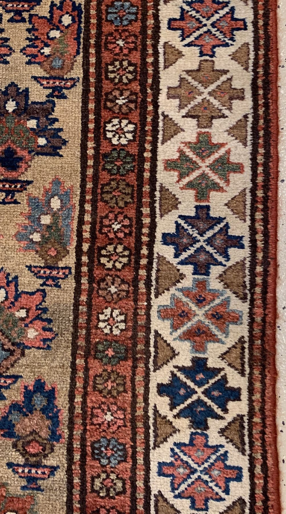 Detail b: Antiker Kurdische Galerie, Persien, um 1900, Wolle geknüpft auf Baumwolle, ca. 277 x 92 cm, EHZ: 3(guter Zustand)