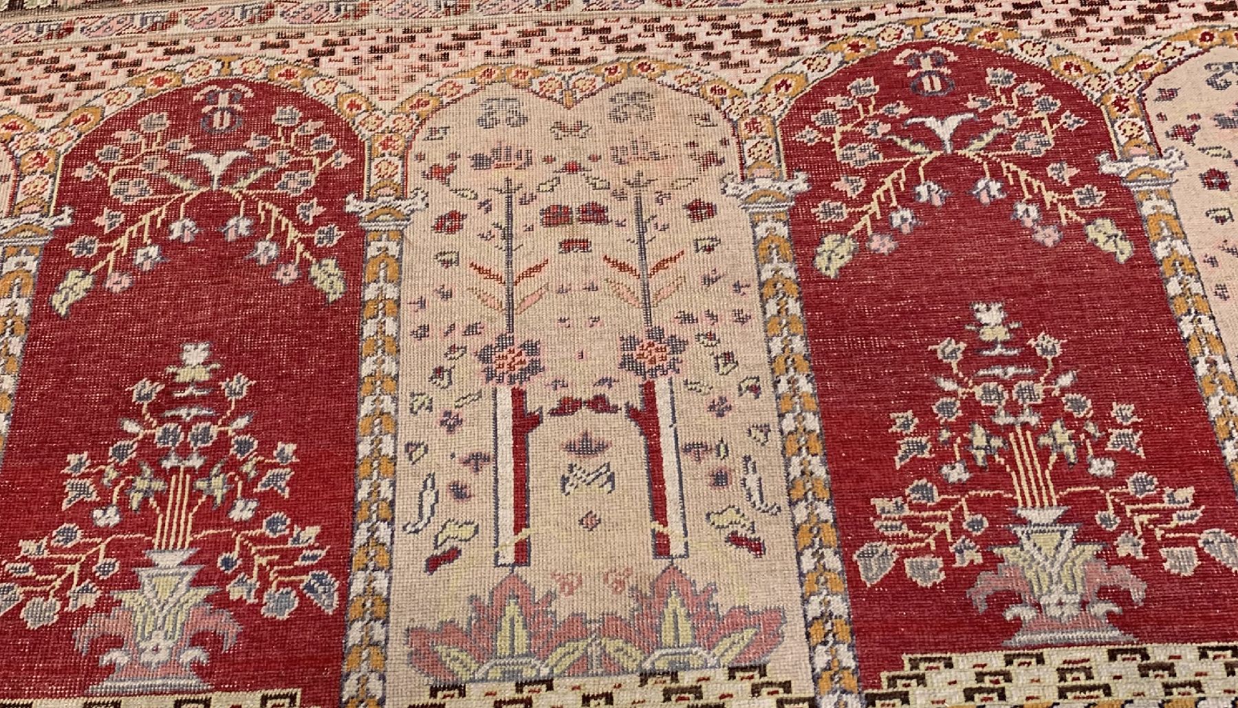 Detail c: Antiker Panderma, Türkei, um 1910/1920, Wolle geknüpft auf Baumwolle, ca. 255 x 178 cm, EHZ: 3(gleichmäßig dünne Flor).