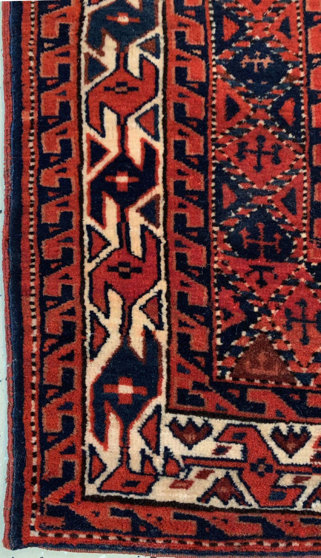 Detail c: Yomud Boghtsche antik, Turkmenistan, um 1900, Wolle geknüpft auf Baumwolle, ca. 105 x 102 cm, EHZ: 2(guter Zustand)