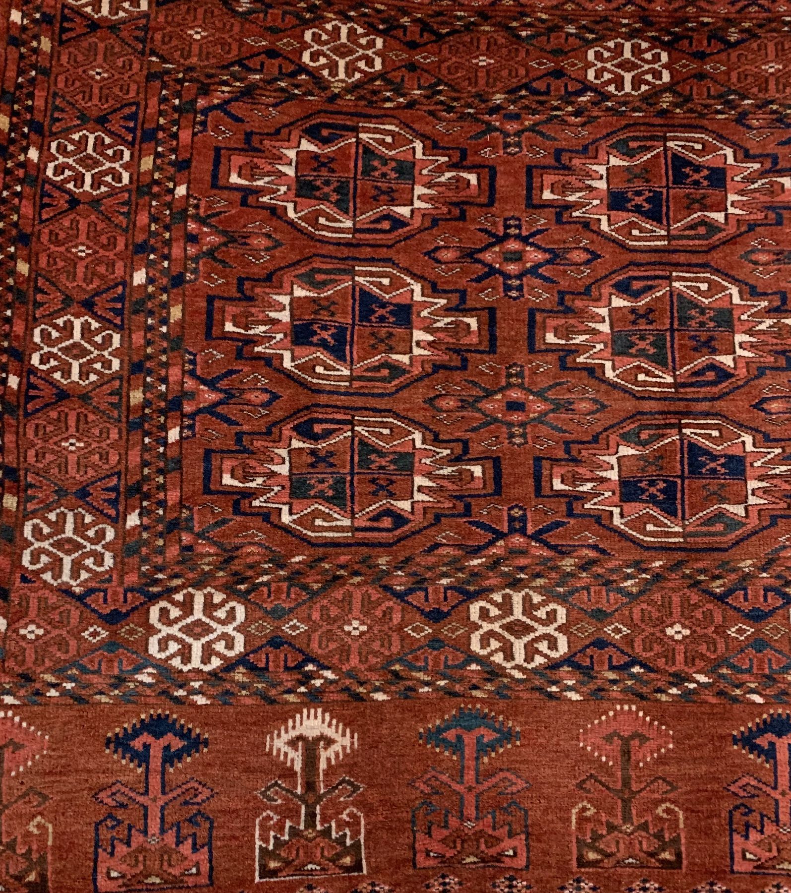 Detail b: Antike Kizelayak Tschowal, Turkmenistan, 19Jhd., Wolle geknüpft auf Wolle, ca. 142 x 100 cm, EHZ: 3