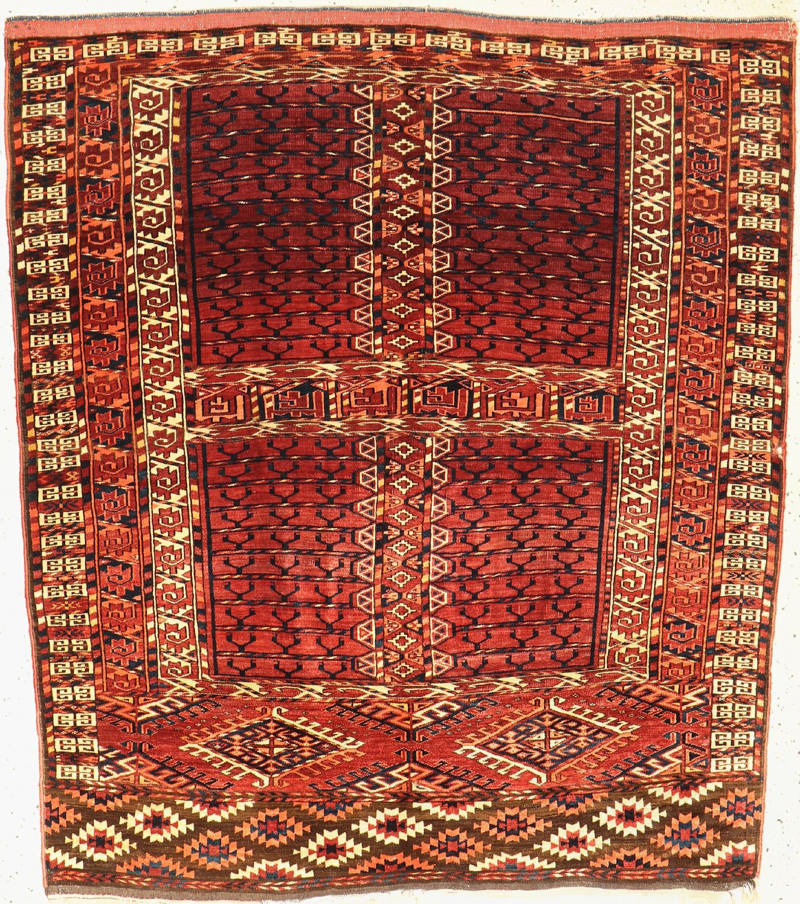 Antiker Kizelayak Engsi, Turkmenistan, 19 Jhd., Wolle geknüpft auf Wolle, ca. 144 x 127 cm, EHZ: 2 (kleines Loch)