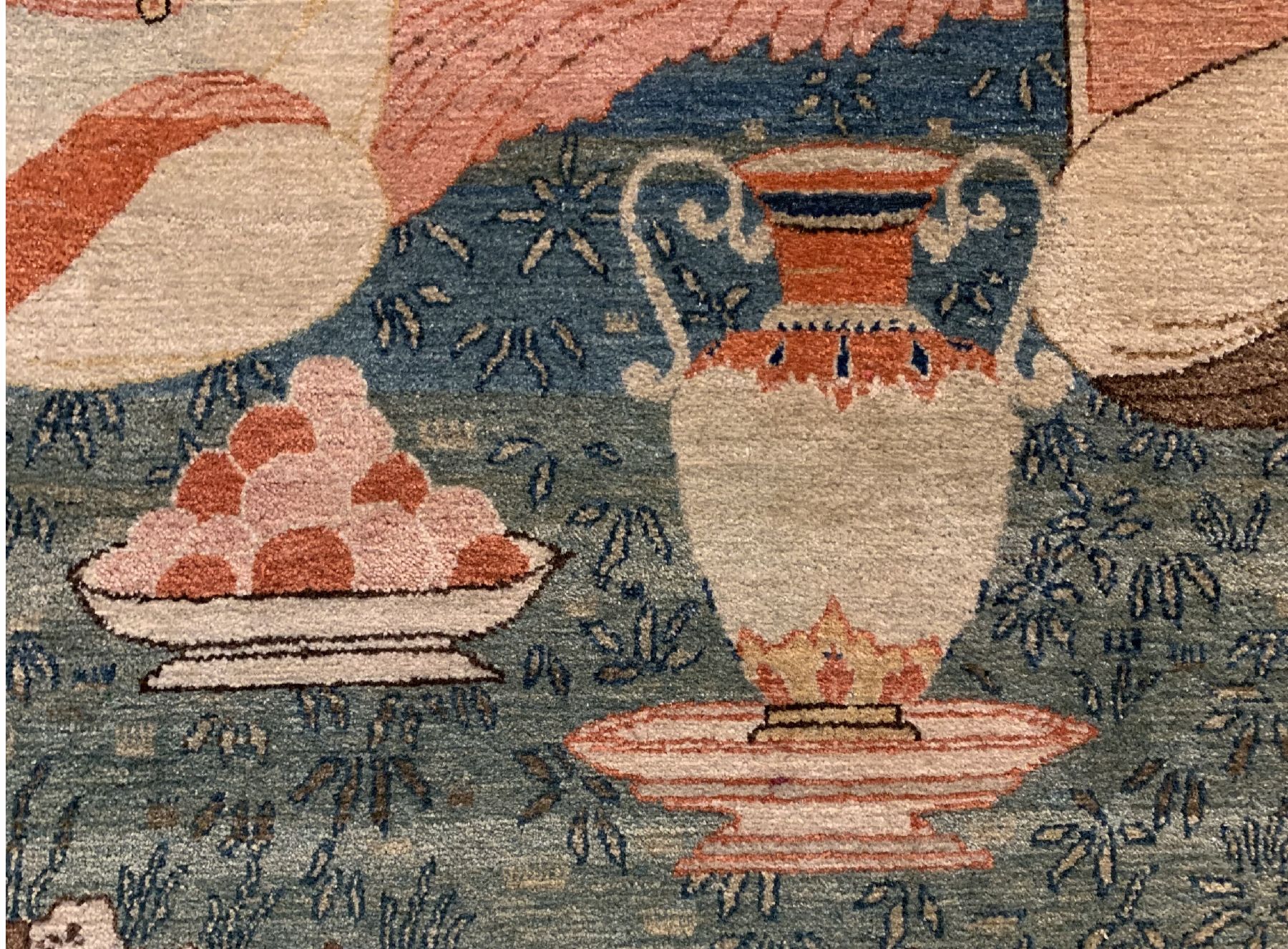 Detail d: Feiner Kork Keschan (Bildteppich), Persien, um 1940, Korkwolle geknüpft auf Baumwolle ca. 212 x 134 cm, EHZ:2(guter Zustand).