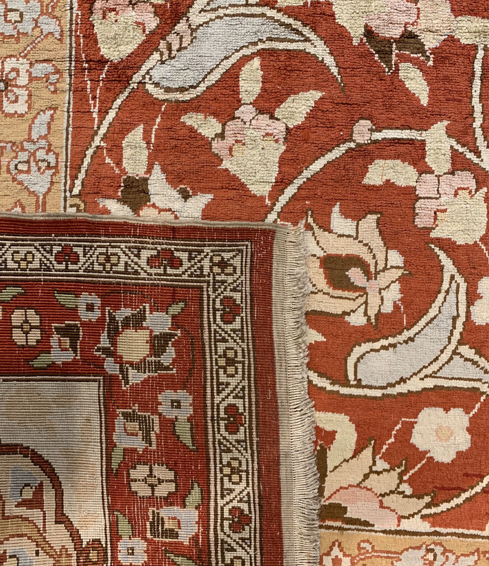Detail e: Alter Seiden Hereke, Türkei, um 1920/1930, reine Naturseide, ausgefallenes Mihrab Motiv mit Inschrift in den Kartuschen, ca. 196 x 130cm, ...
