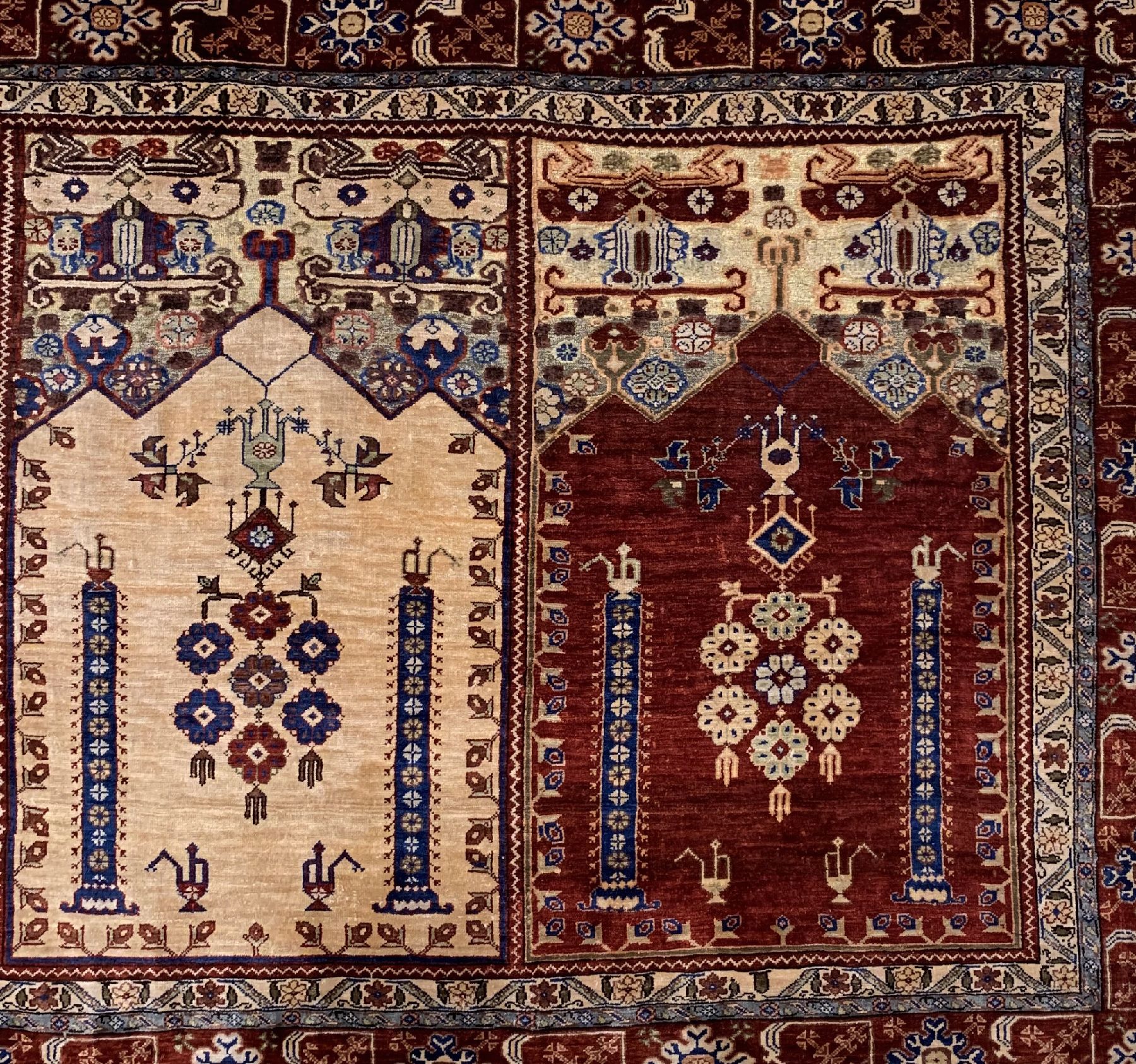 Detail a: Feiner signierter Seiden Hereke alt, Türkei, um 1920/1930, reine Naturseide mit Silber und Gold Broschierungen, sehr ausgefallenes Saf Design, ca. ...
