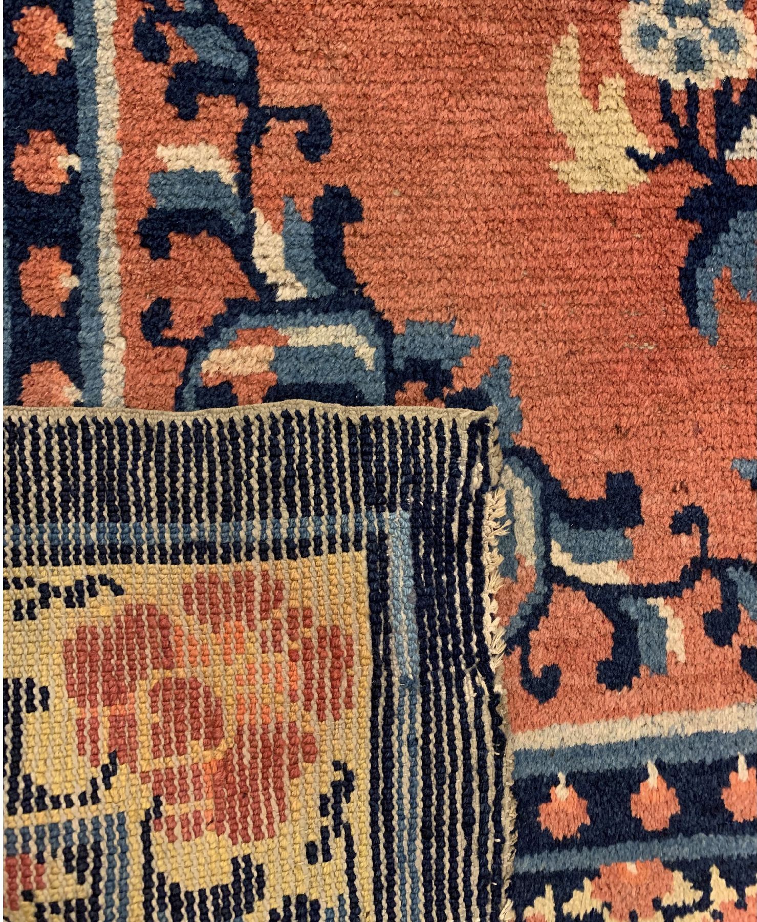 Detail e: Antiker Hing-Hsia, Westchina, 19 Jhd., Wolle geknüpft auf Baumwolle, seltener rotgrundiger Ning-Hsia mit Blumenmuster, ca. 195 x 133 cm, ...