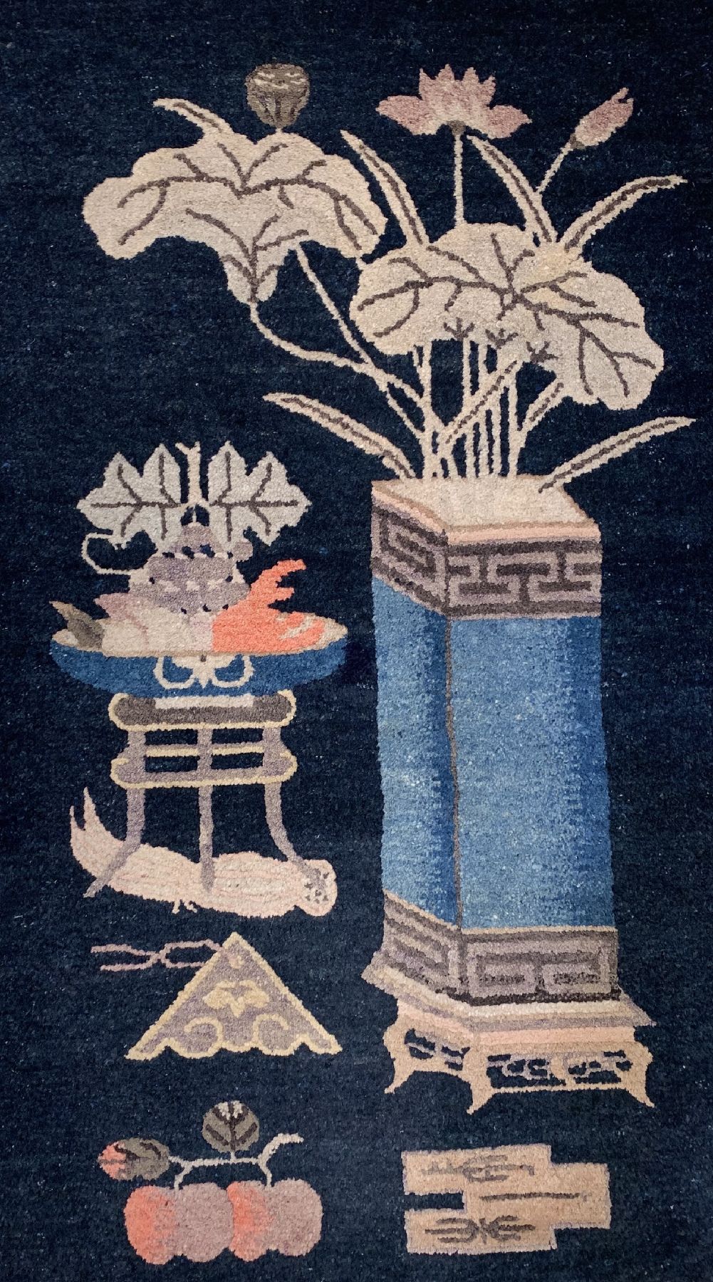 Detail a: Pao Tow antik, China, um 1900, Wolle geknüpft auf Baumwolle, ca. 116 x 70 cm, EHZ: 2(guter Zustand).