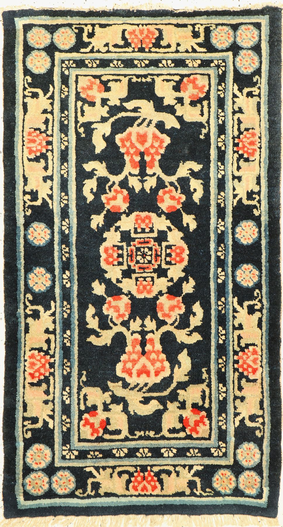 Pao Tow antik, China, um 1900, Wolle geknüpft auf Baumwolle, ca. 132 x 74 cm, EHZ: 2(guter Zustand)