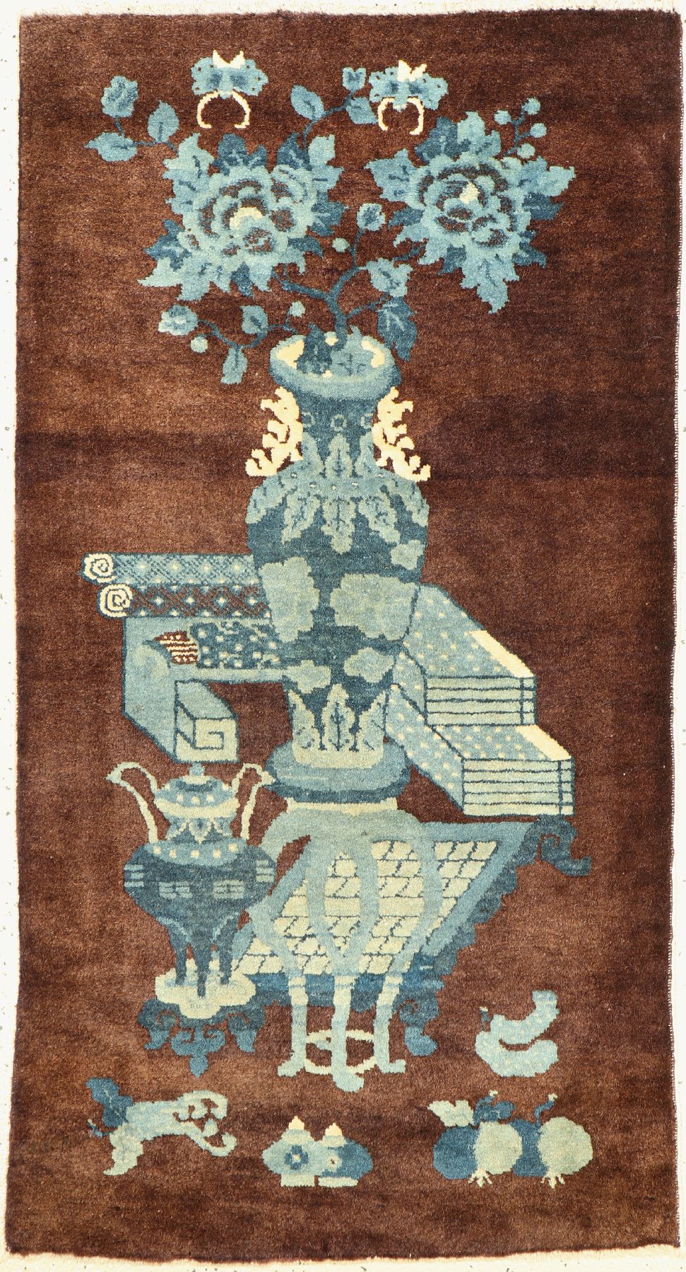 Pao Tow antik, China, um 1910, Wolle geknüpft auf Baumwolle, ca. 144 x 78 cm, EHZ: 2(guter Zustand).