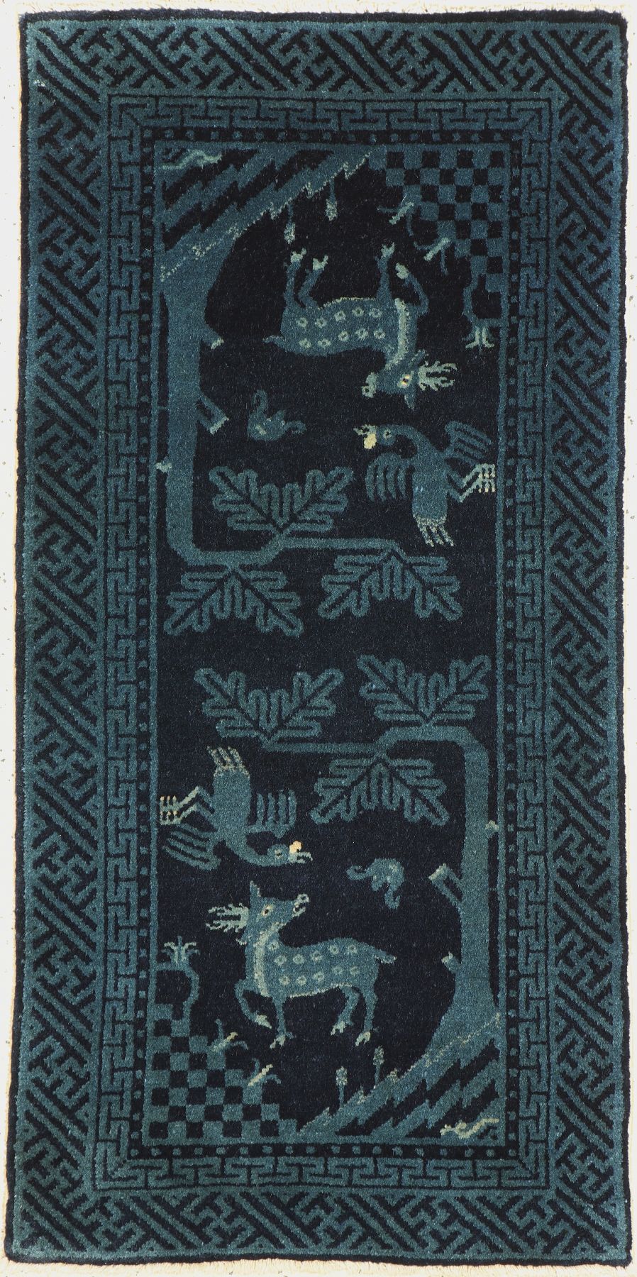 Pao Tow antik, China, um 1910, Wolle geknüpft auf Baumwolle, ca. 117 x 60 cm, EHZ: 2(guter Zustand).