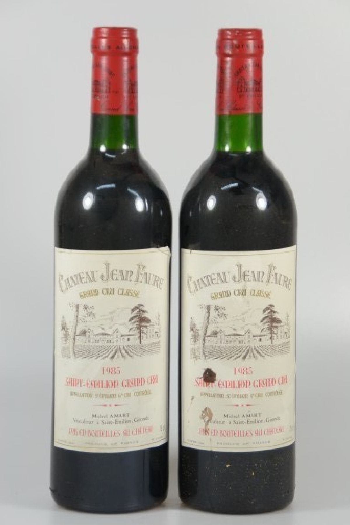 10 Fl. 1983 Chateau Jean Faure, Saint-Emilion,Grand Cru Classé, Michel Amart, 75 cl, upper shoulder - top shoulder, Alters- und Gebr.-spuren, nicht ...