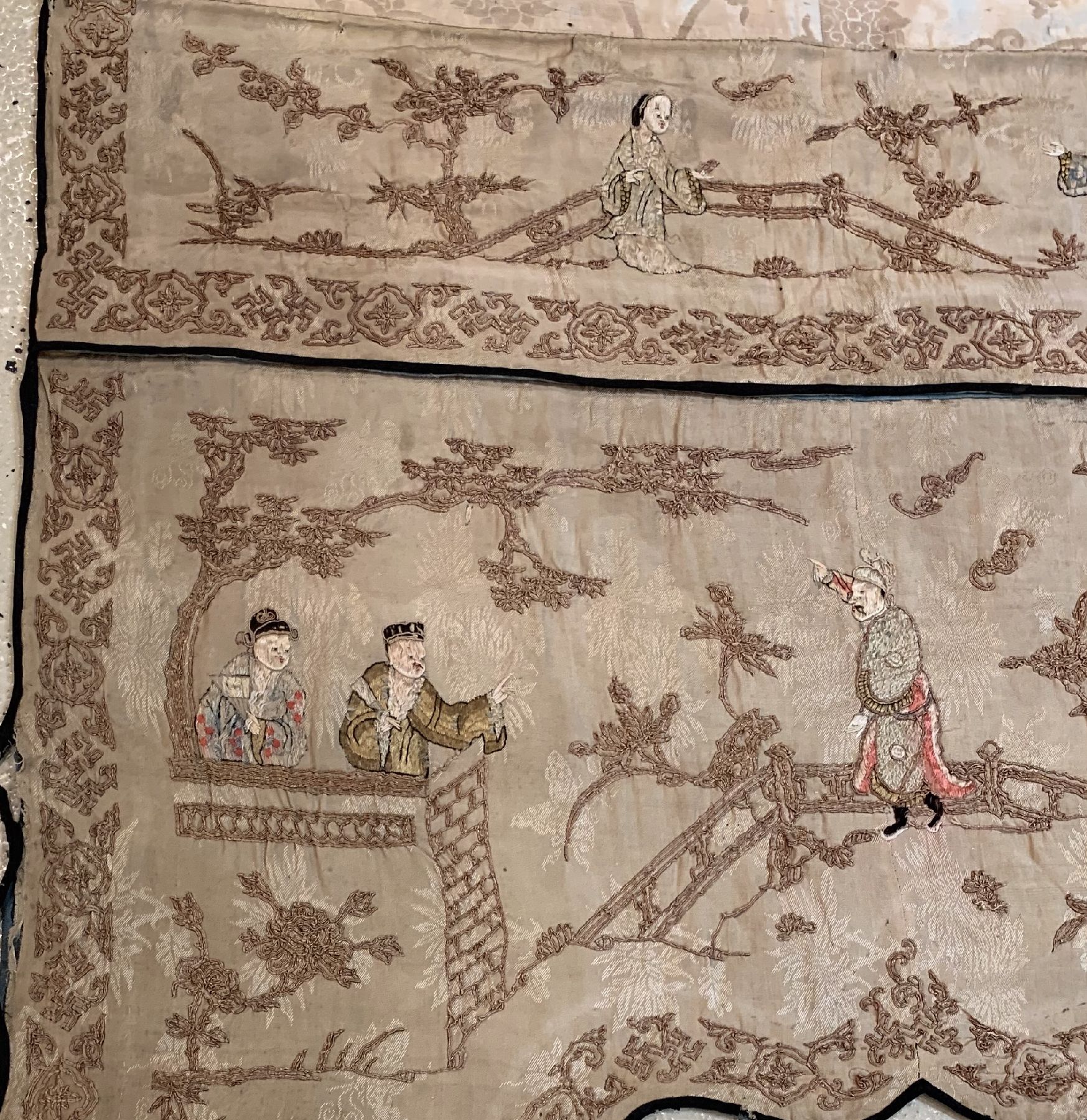 Detail a: Seidenstickerei alt, China, um 1910/1920, Seide, ca. 85 x 75 cm, EHZ: 2-3