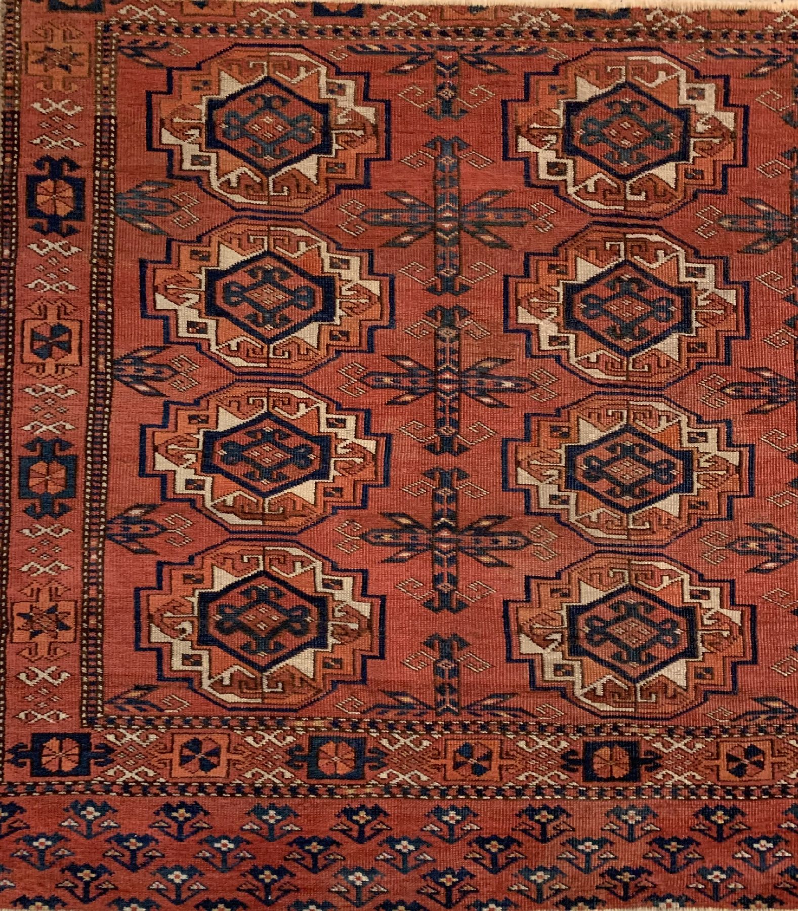 Detail a: Antiker Ersari Tschowal, Turkmenistan, 19 Jhd., Wolle geknüpft auf Wolle, ca. 122 x 88 cm, EHZ:(Fragment)
