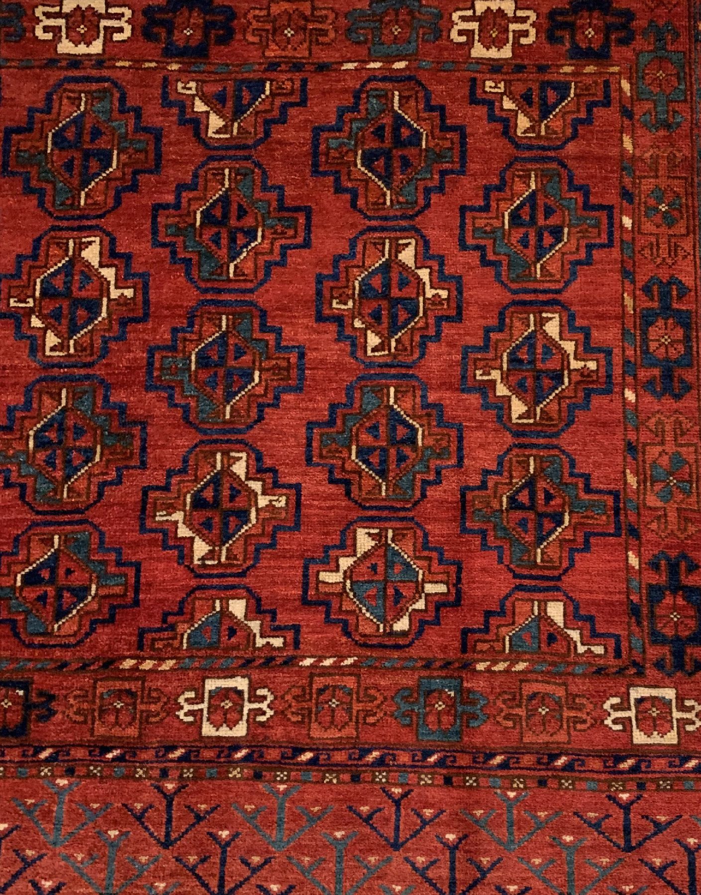 Detail a: Antiker Ersari Tschowal, Turkmenistan, 19 Jhd., Wolle geknüpft auf Wolle, ca. 122 x 100 cm, EHZ: 2-3(guter Zustand)