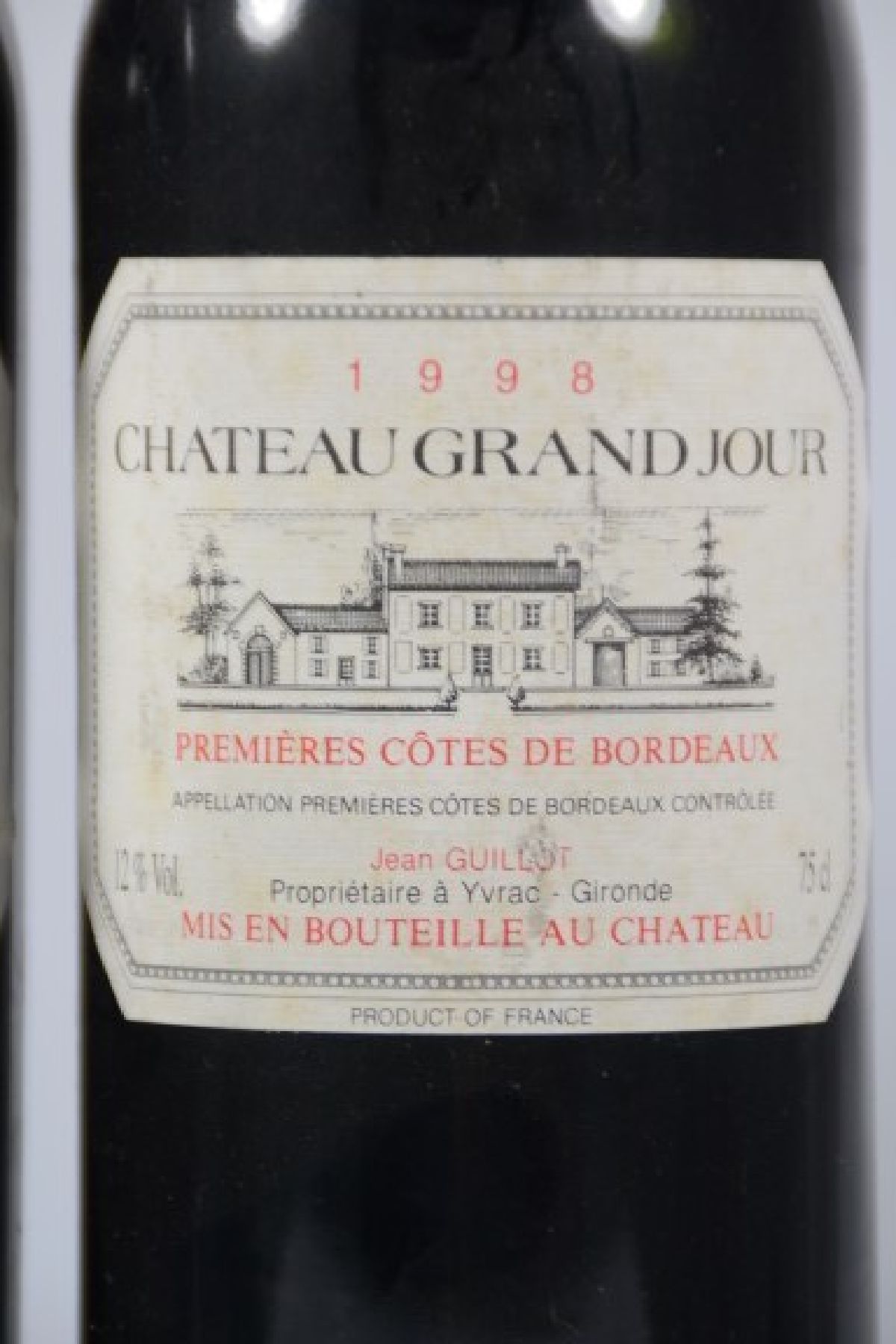 Detail b: 18 Fl. 1998 Chateau Grand Jour, 1eres Cotes de Bordeaux, Jean Guillot, 75cl, mid shoulder bis top shoulder, Alters- und Gebr.-spuren, nicht ...