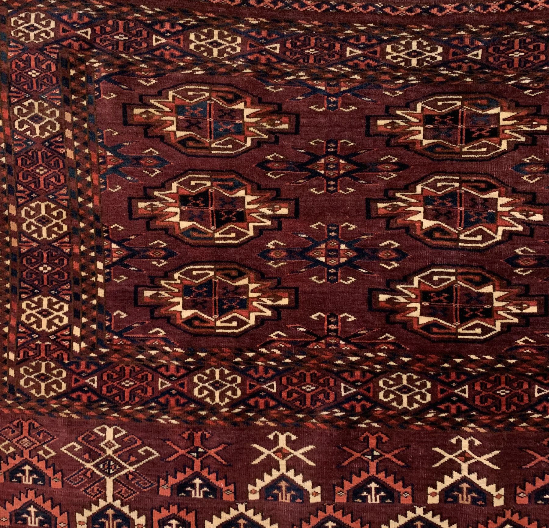 Detail a: Antiker Kisilayak Tschowal, Turkmenistan, 19 Jhd., Wolle geknüpft auf Wolle, ca. 133 x 84 cm, EHZ: 3(Altersbedingt guter Zustand)