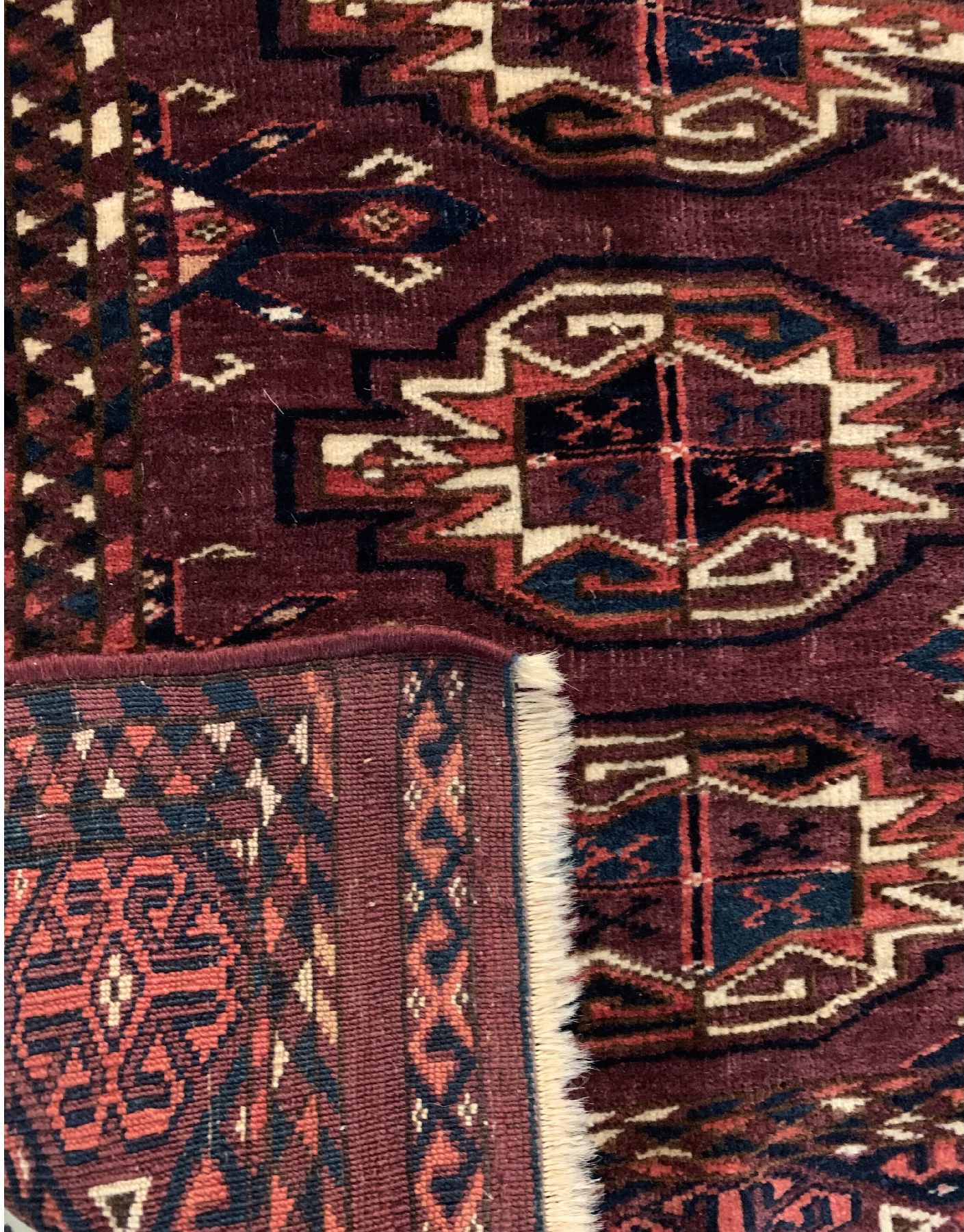 Detail d: Antiker Kisilayak Tschowal, Turkmenistan, 19 Jhd., Wolle geknüpft auf Wolle, ca. 133 x 84 cm, EHZ: 3(Altersbedingt guter Zustand)