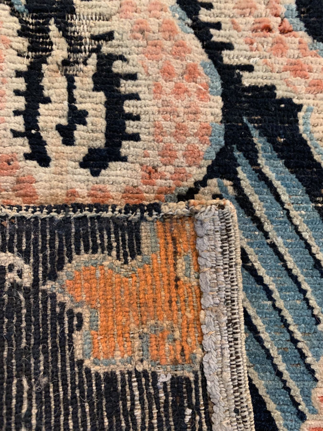 Detail d: Schigatse (Drachen), Tibet, um 1900, Wolle geknüpft auf Baumwolle, ca. 67 x 56 cm, EHZ: 3