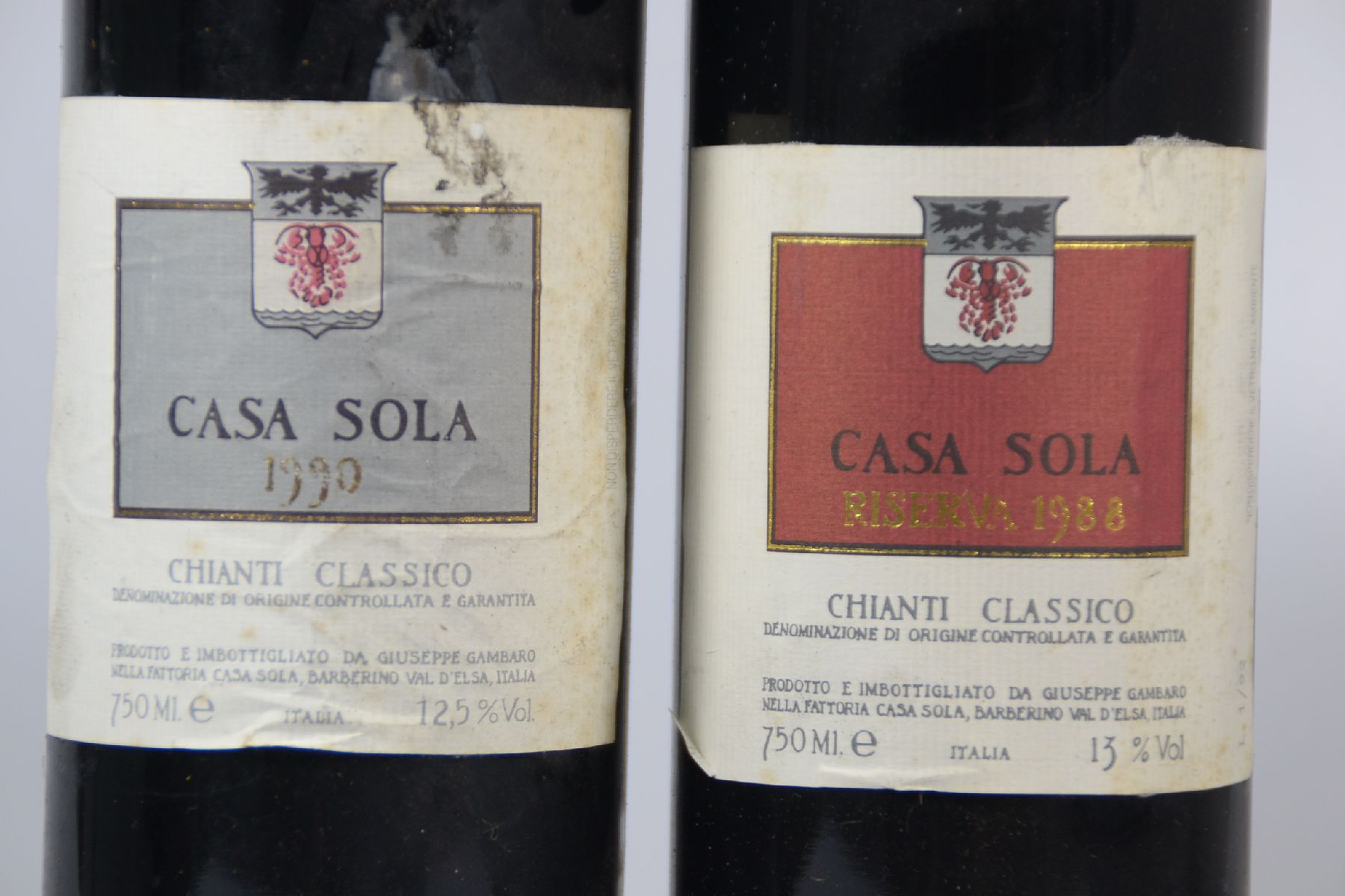 Detail a: 33 Flaschen Chianti Classico, Casa Sola, 23 x 1988, 5 x 1990, 5 x 1994, 75 cl, top shoulder und upper shoulder, nicht verkostet, mit Alters- und ...