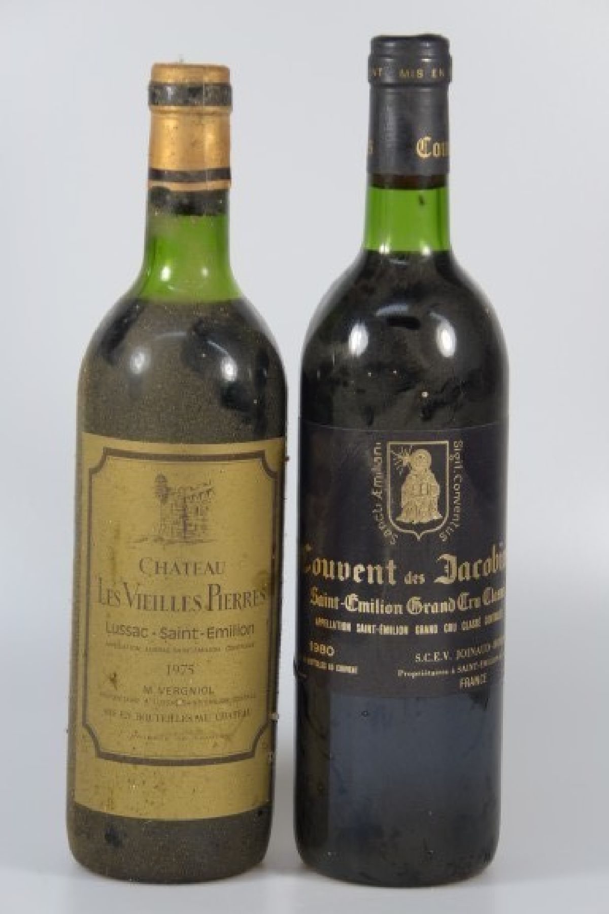 Detail b: 10 Flaschen Bordeaux, Saint Emilion: 3 Fl. Couvent des Jacobins, Grand Cru Classé 1998, 1980 und 1979; 5 Fl. 1990 Chateau Les Vieilles Pierres, ...