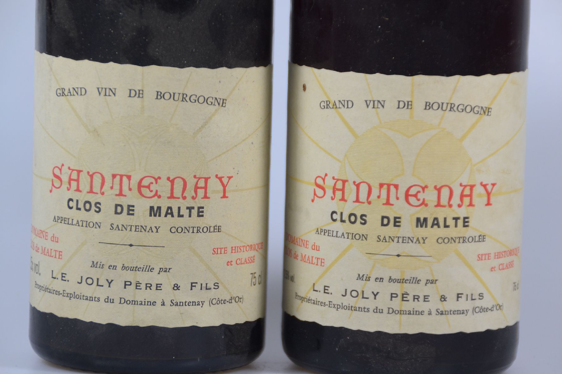 Detail a: 6 Flaschen 1989 und 2 Fl. 1981 Santenay, Clos de Malte, L.E. Joly Pere & Fils, 75 cl, etwas Schwund, l. Alters- und Gebr.-spuren, nicht verkostet, ...