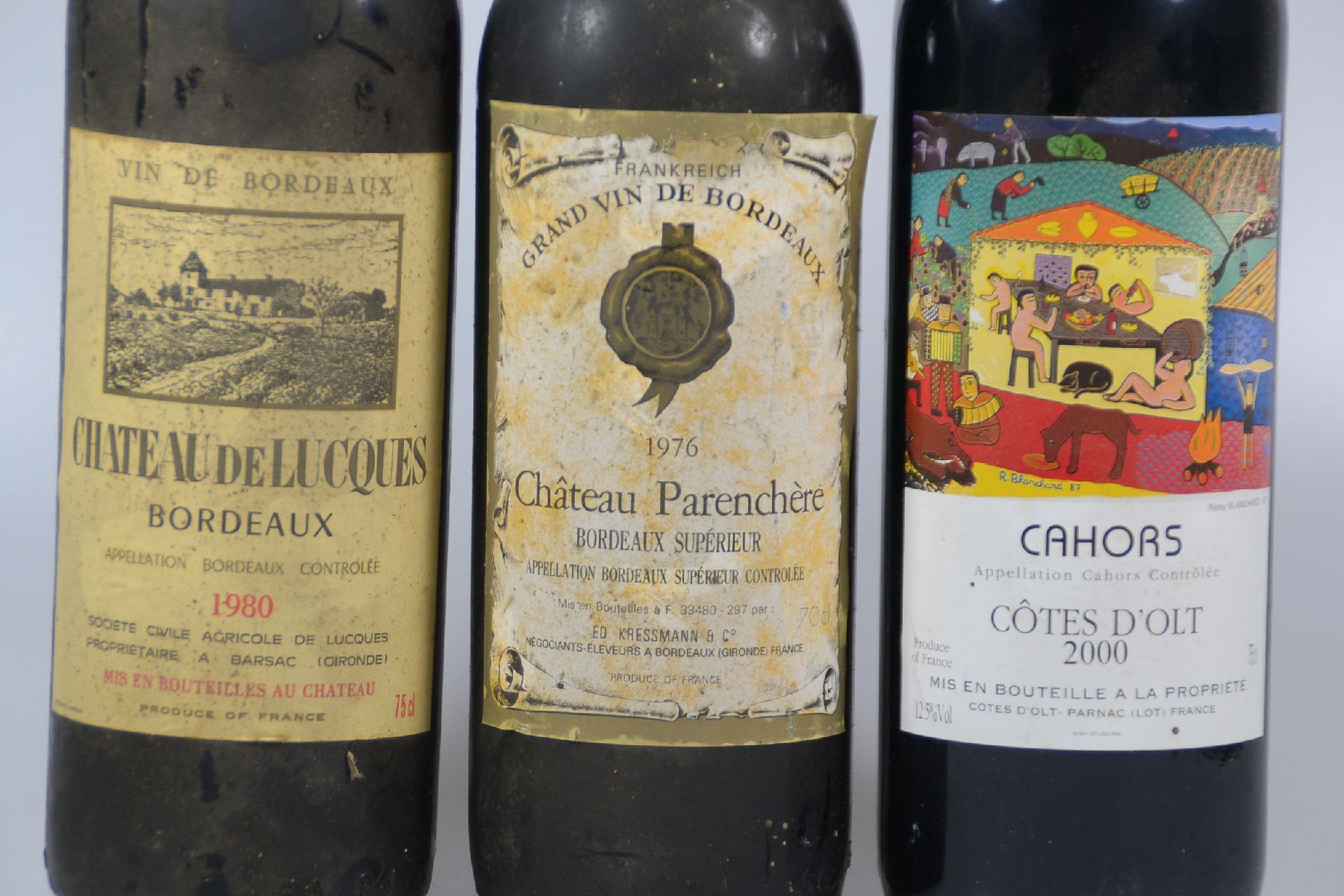 Detail b: 11 Flaschen Bordeaux: 1977 Chateau Léoville Poyferré, Saint Julien, ts; 1980 Ch. de Lucques, ts; 1982 Ch. Haut Barreyre, Saint Emilion, us; 1982 ...