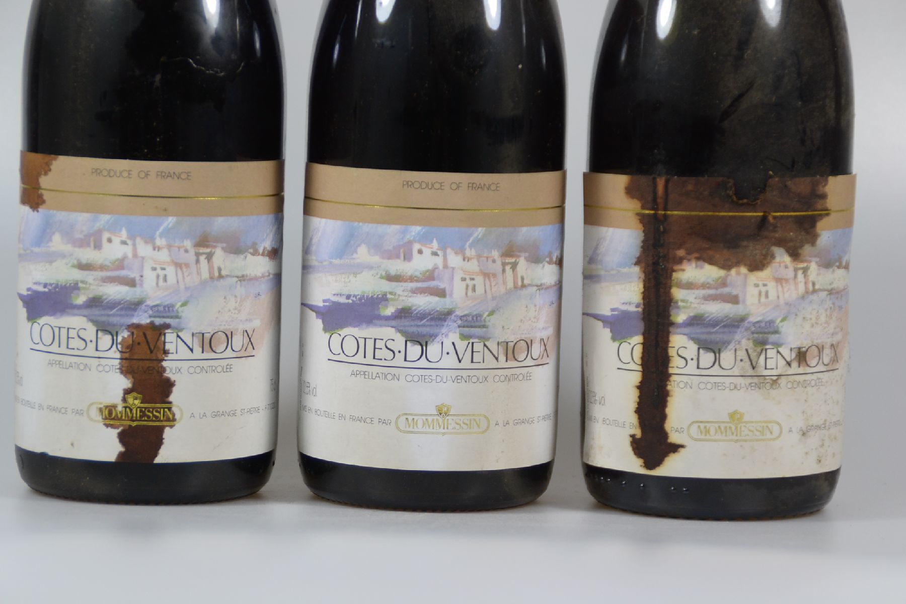 Detail a: 10 Fl. 1991 Cotes Du Ventoux, Mommessin, 75 cl, l. Alters- und Gebr.-spuren, nicht verkostet, l. Schwund, aus einer Weinkellerauflösung