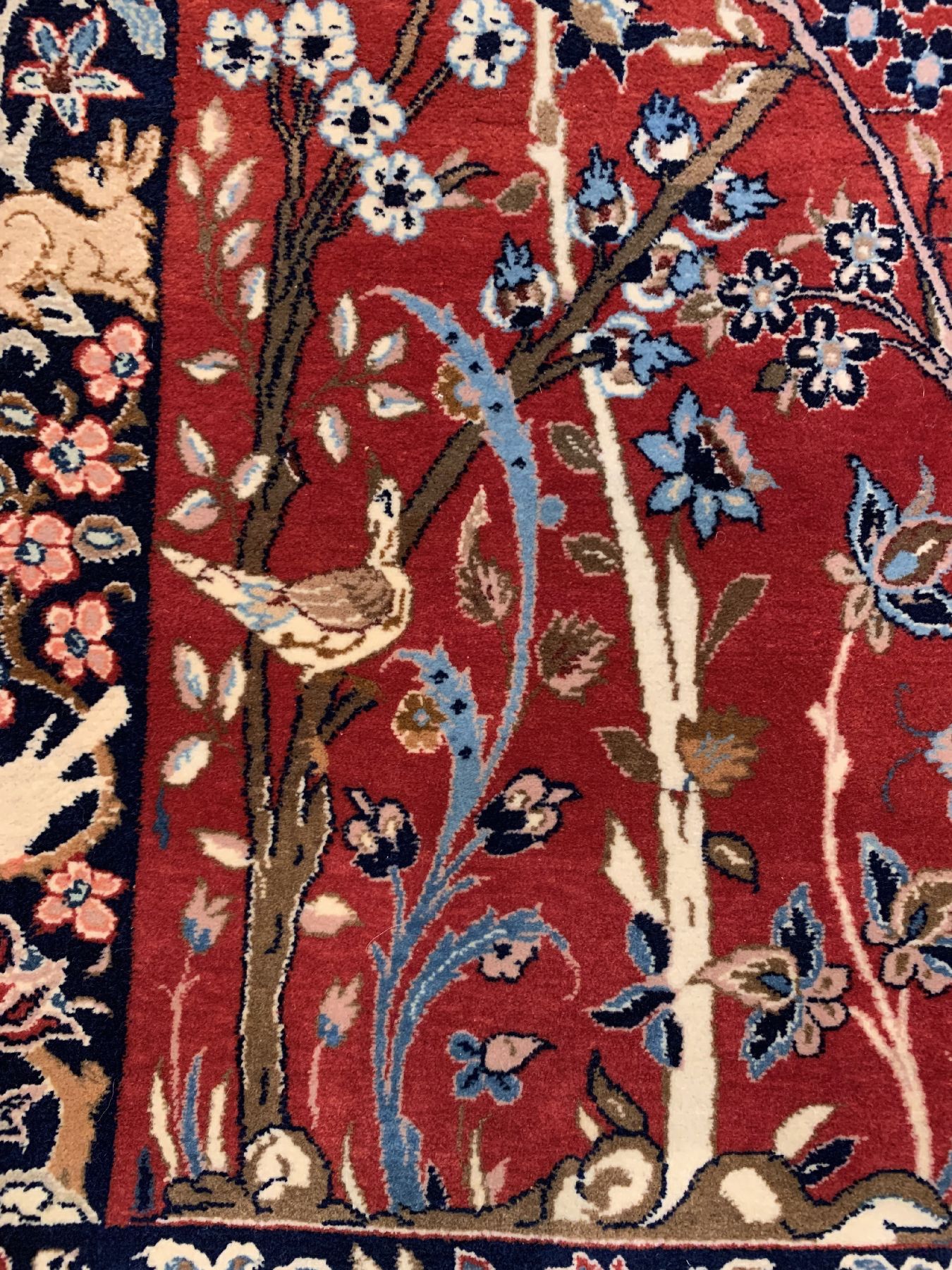 Detail b: Feiner Signierter Esfahan, (Seirafian), Persien, um 1950, Korkwolle geknüpft auf Seide, ca. 110 x 74 cm, EHZ:2(Sehr guter Zustand).