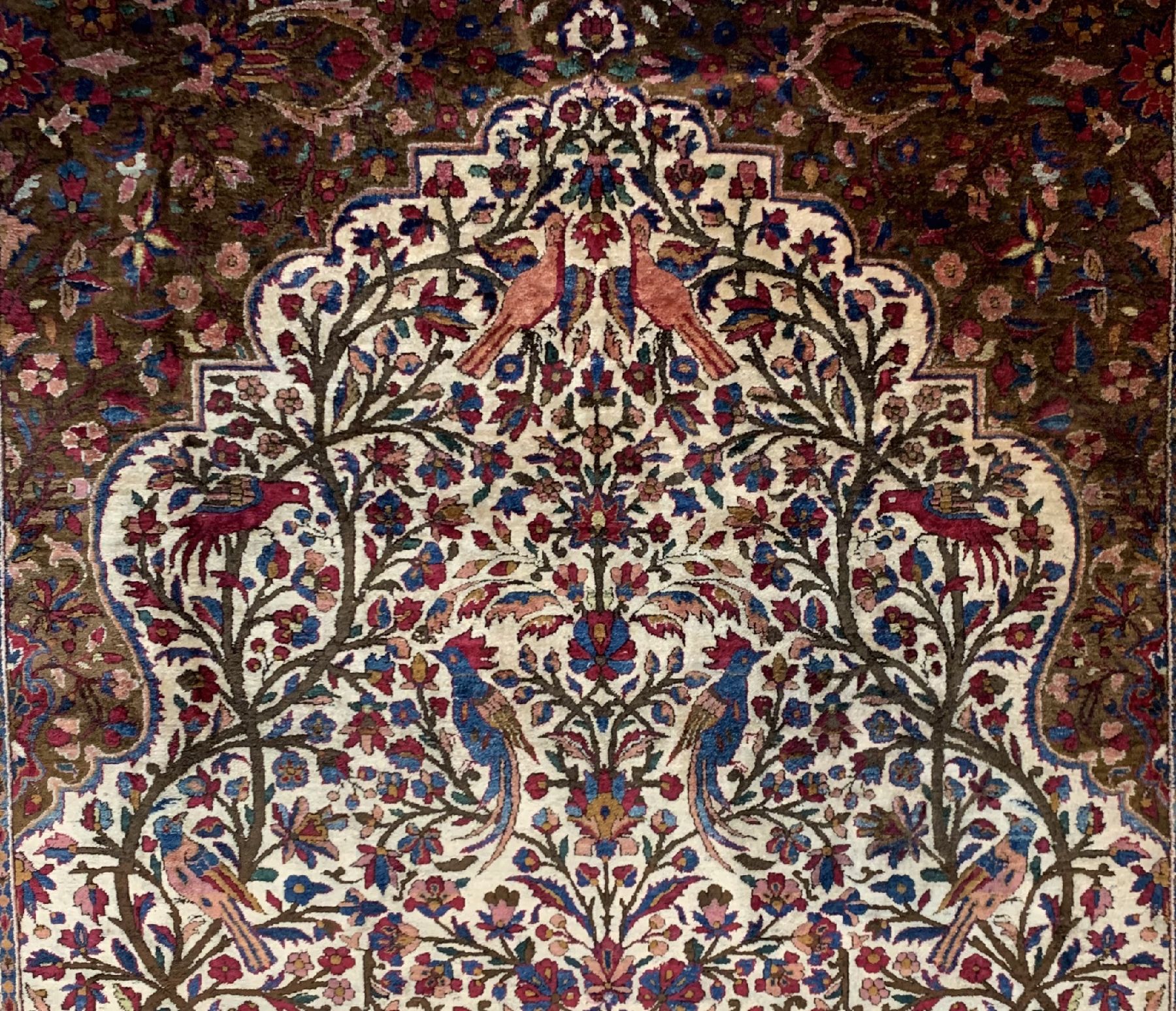 Detail a: Seltener weißgrundiger Seiden Keschan, Persien, um 1910, reine Naturseide, Seiden Keschan in sehr schöner Farbgebung, kunstvolles ...