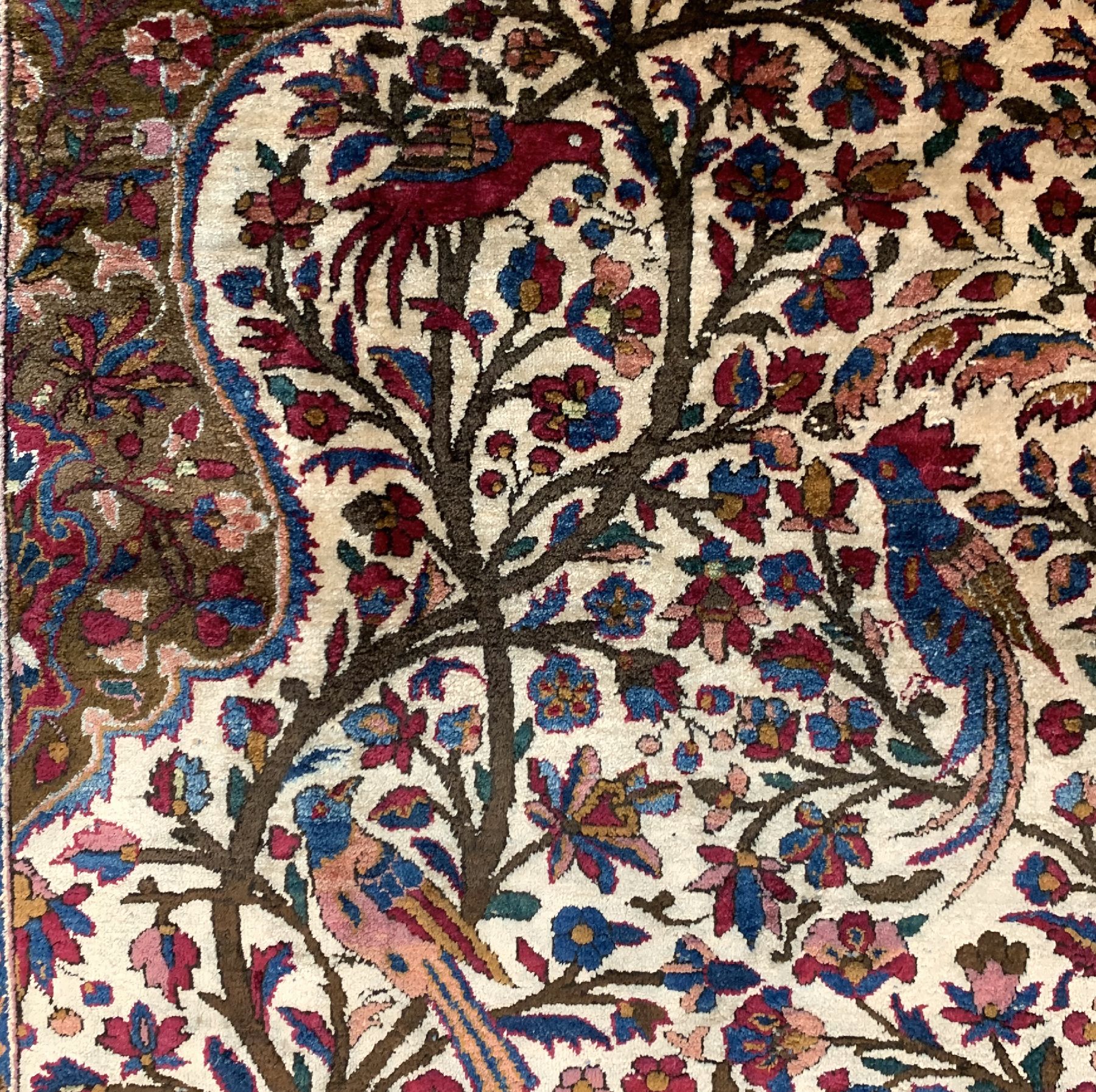 Detail f: Seltener weißgrundiger Seiden Keschan, Persien, um 1910, reine Naturseide, Seiden Keschan in sehr schöner Farbgebung, kunstvolles ...