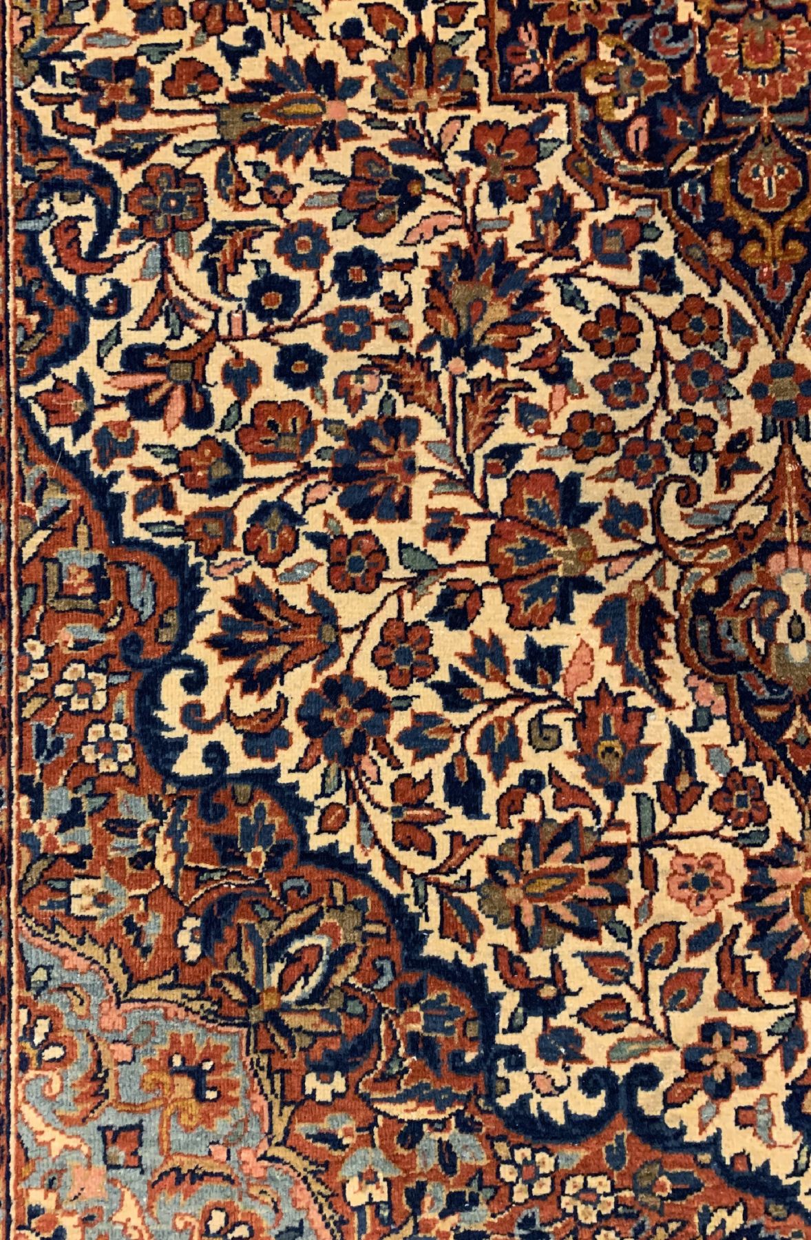 Detail c: Feiner Keschan Kork, Persien, um 1920, Korkwolle geknüpft auf Baumwolle, ca, 207 x 133 cm, EHZ: 2-3(guter Zustand).
