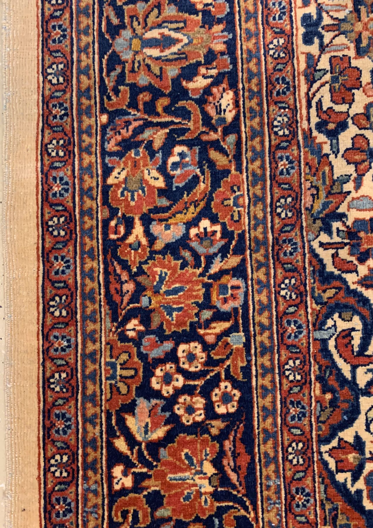 Detail d: Feiner Keschan Kork, Persien, um 1920, Korkwolle geknüpft auf Baumwolle, ca, 207 x 133 cm, EHZ: 2-3(guter Zustand).