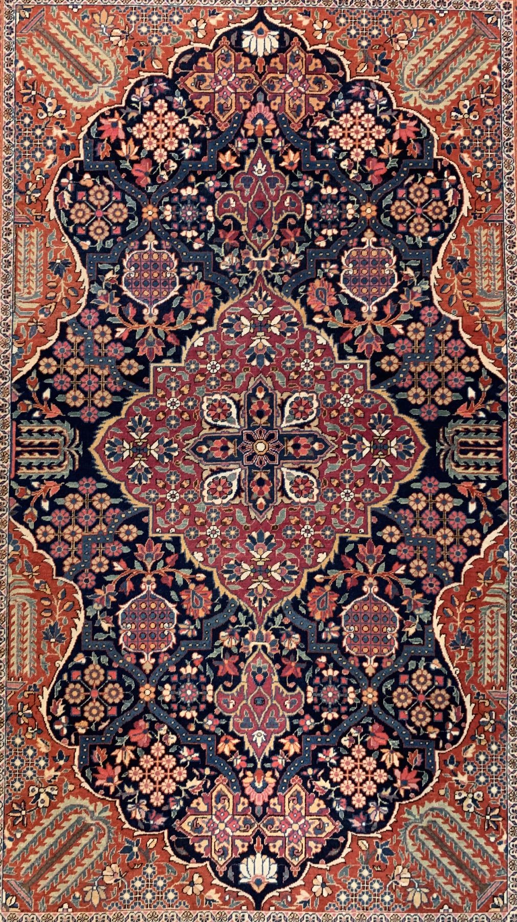 Detail a: Feiner Keschan Dabir Sanayeh, Persien, um 1920, Korkwolle geknüpft auf Baumwolle, ca, 204 x 134 cm, EHZ:2-3(guter Zustand).