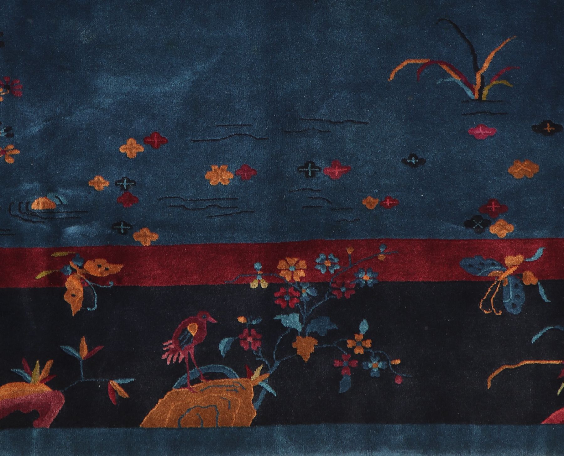 Detail d: Feiner antiker Peking, China, um 1900, Manchesterwolle geknüpft auf Baumwolle, hochwertige glanzreiche Wollqualität mit chinesischen Hängelampen, ...