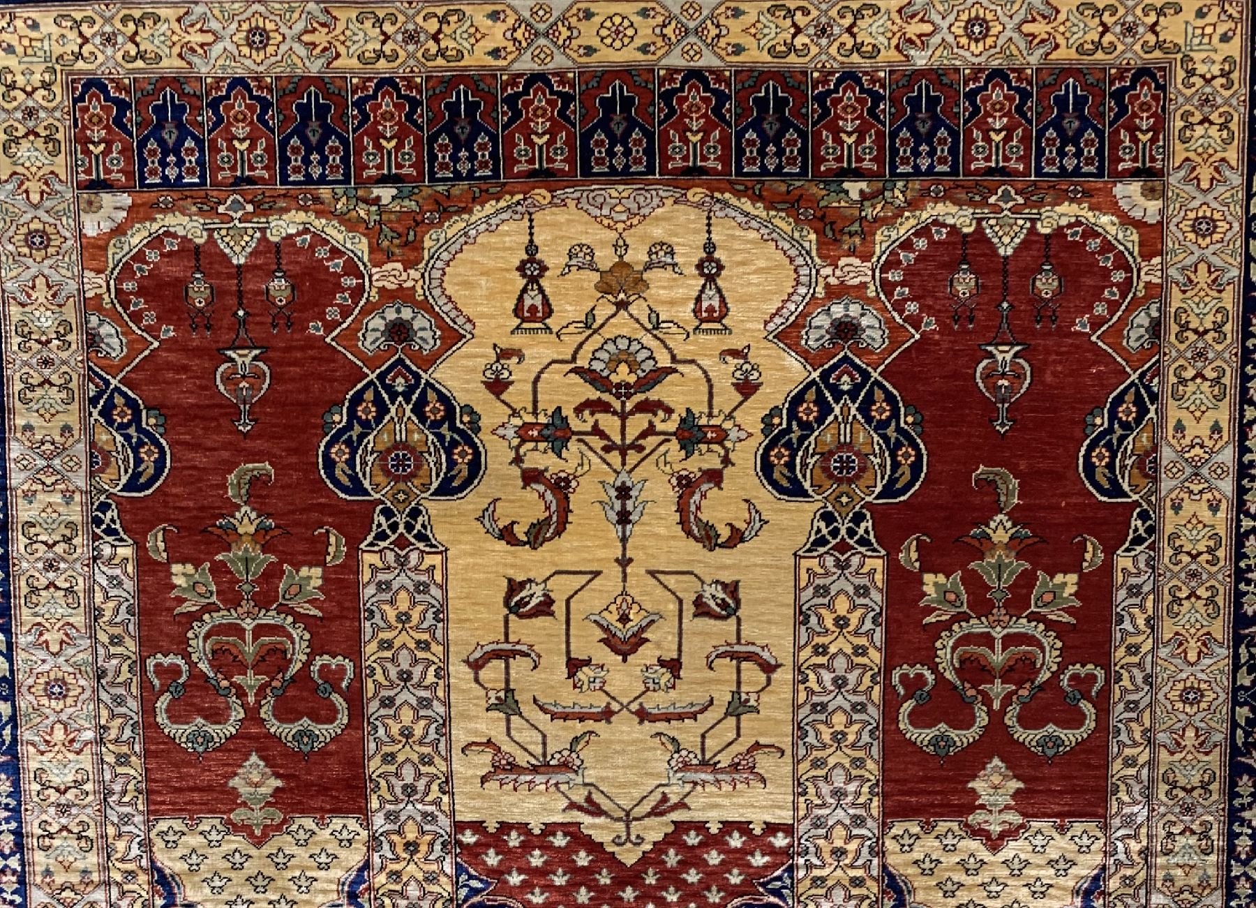 Detail a: Feiner signierter Seiden Hereke, Türkei, um 1930/1940, reine Naturseide, ca, 135 x 103 cm, ca. 1 Mio Kn/qm, EHZ:2(guter Zustand).