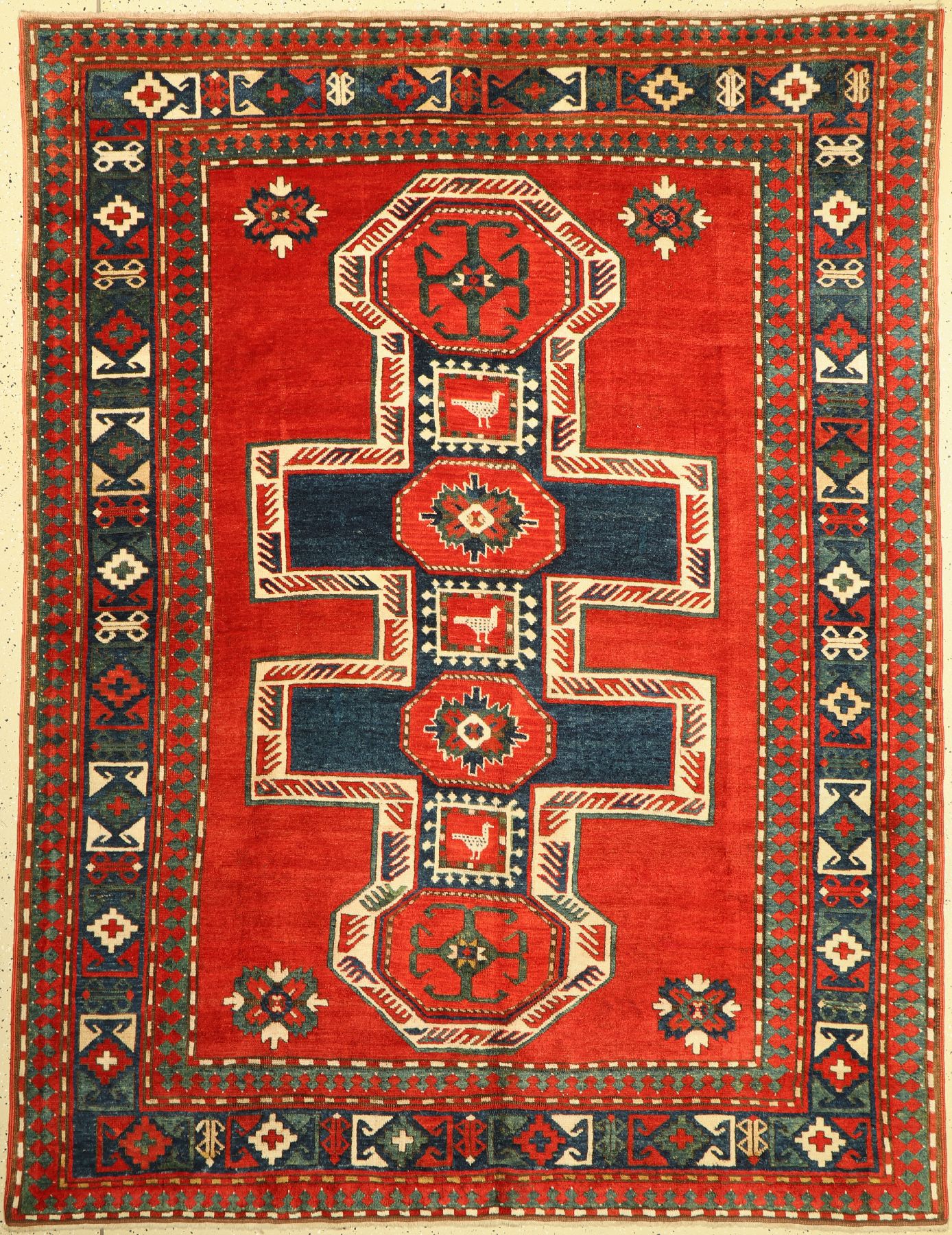 Antiker Lori Pampak Kazak, Südwestkaukasus,19. Jhd, Wolle geknüpft auf Wolle, ausgefallener Kazak mit sogenanntem Schlüsselloch Medallion mit ...