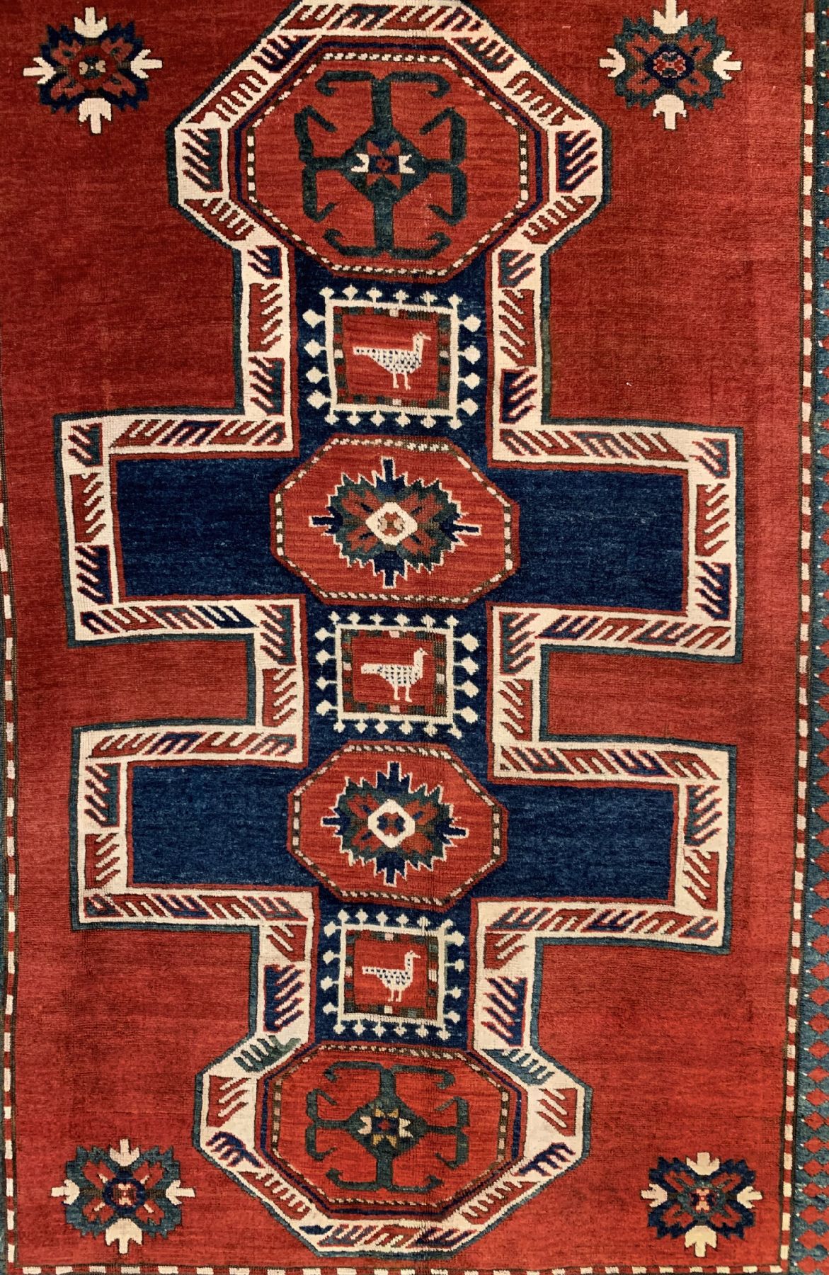 Detail a: Antiker Lori Pampak Kazak, Südwestkaukasus,19. Jhd, Wolle geknüpft auf Wolle, ausgefallener Kazak mit sogenanntem Schlüsselloch Medallion mit ...