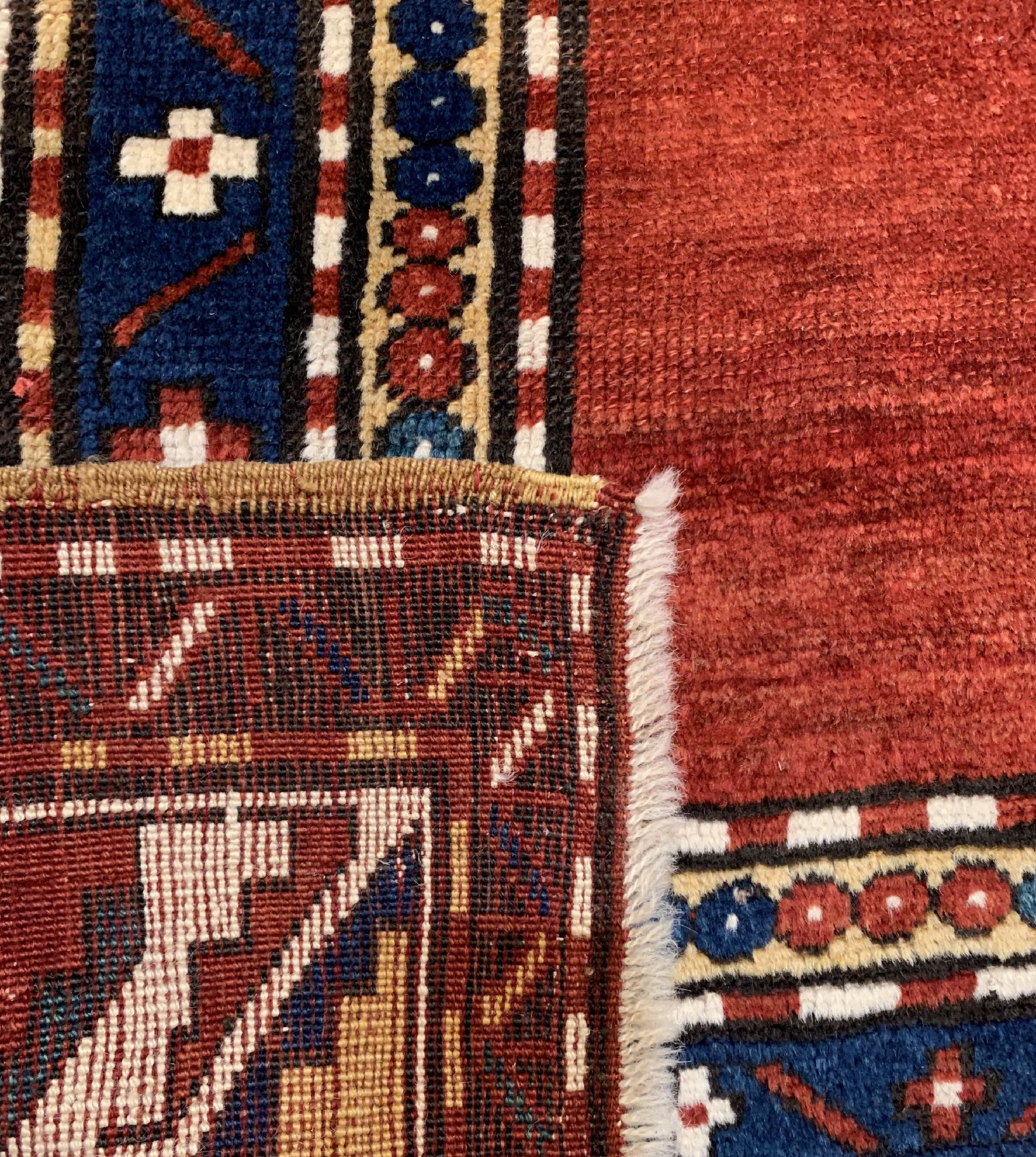 Detail d: Antiker Lori Pampak Kazak, Südwestkaukasus,19. Jhd, Wolle geknüpft auf Wolle, typischer Lori-Pampak mit Tierfell Hauptmedallion, ca, 262 x 177 cm, ...