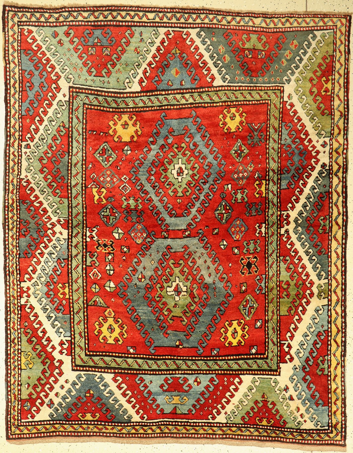 Antiker Borchalu Kazak, Südwestkaukasus, 19. Jhd, Wolle geknüpft auf Wolle, typische Borchalu Hakenmotive mit breiter Bordüre, ca. 220 x 177 cm, ...