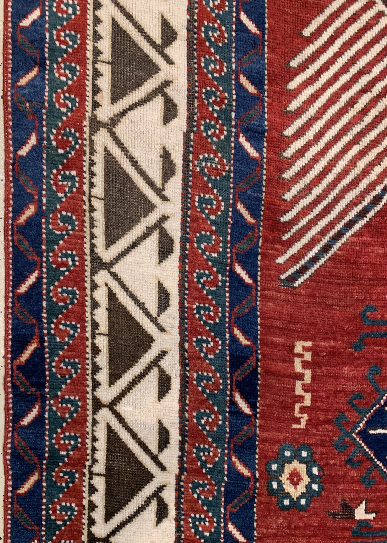 Detail c: Antiker Borchalou Kazak, Südwestkaukasus, 19. Jhd, Wolle geknüpft auf Wolle, seltener großformatiger Borchalou, ausgefallenes Muster mit vier ...