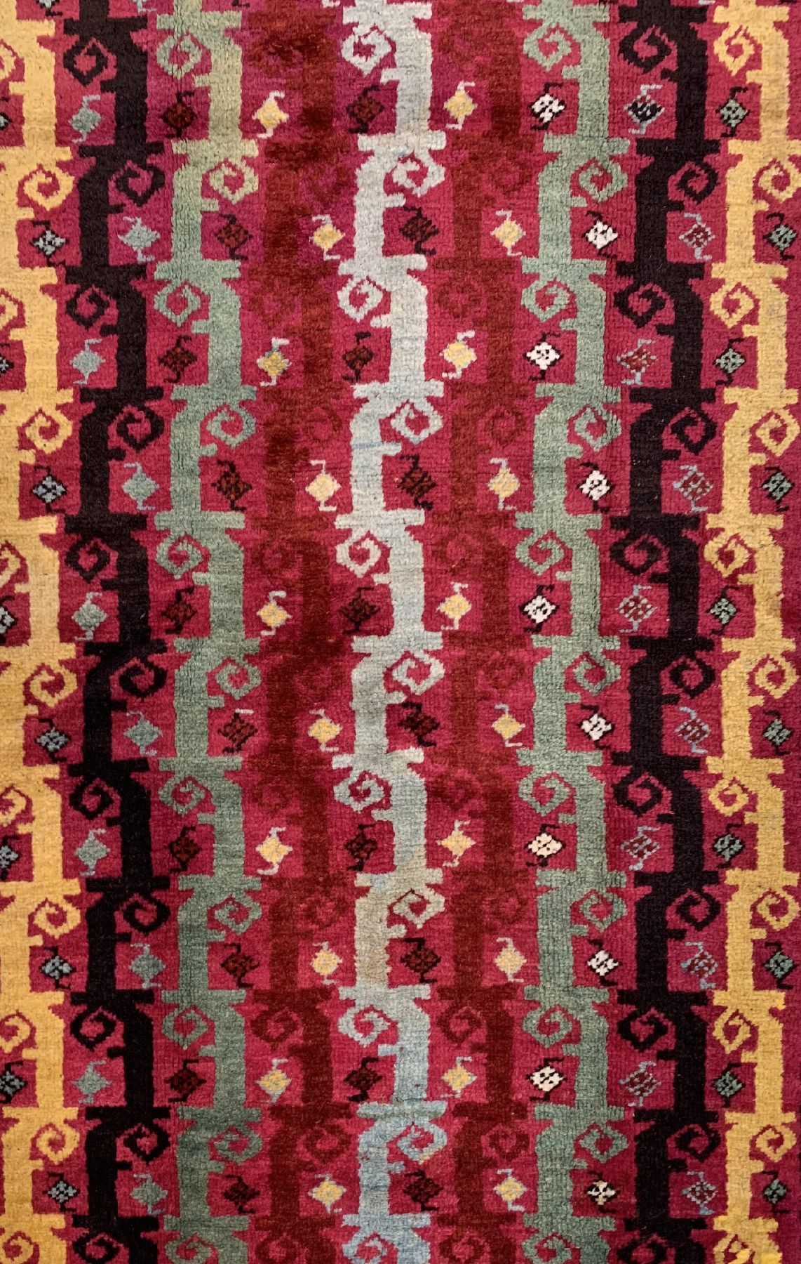 Detail a: Seltener Muchur antik, Türkei, 19. Jhd, Wolle geknüpft auf Wolle, ca. 230 x 98 cm, EHZ: 2(guter Zustand).