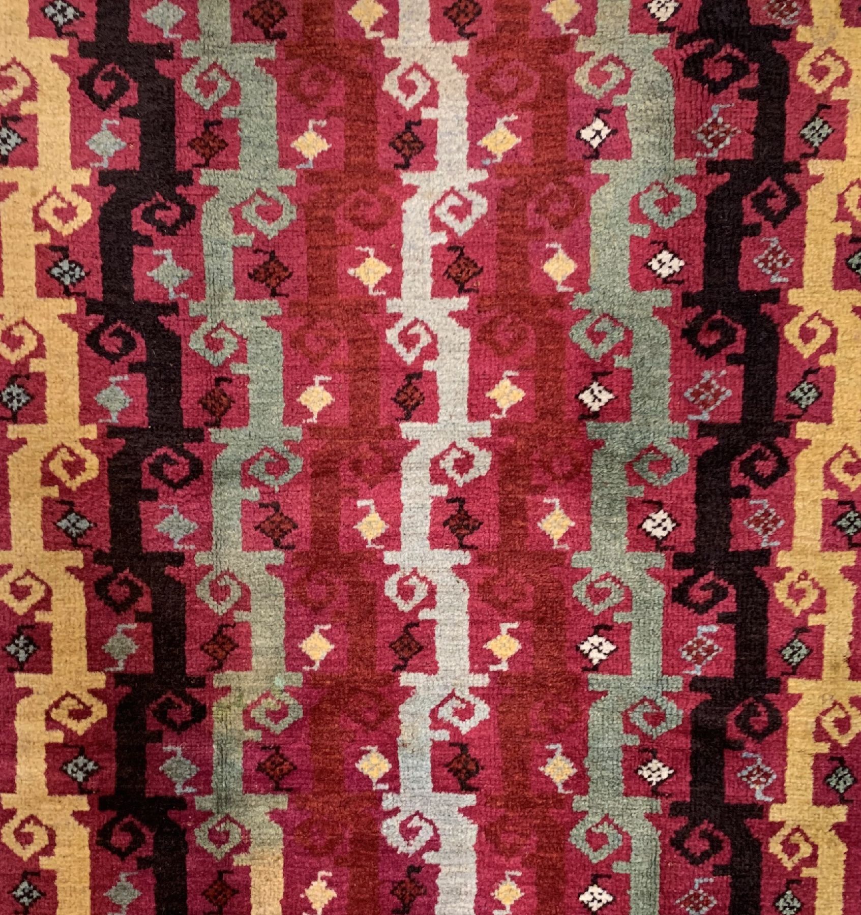 Detail b: Seltener Muchur antik, Türkei, 19. Jhd, Wolle geknüpft auf Wolle, ca. 230 x 98 cm, EHZ: 2(guter Zustand).