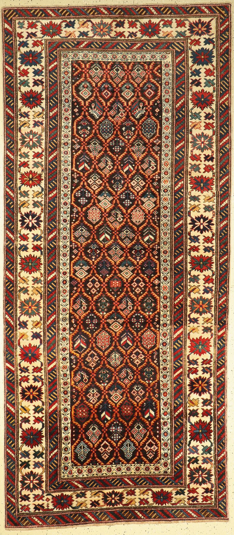 Antike Schirwan Galerie, Ostkaukasus, 19. Jhd, Wolle geknüpft auf Wolle, ca. 307 x 138 cm, EHZ: 2(guter Zustand).