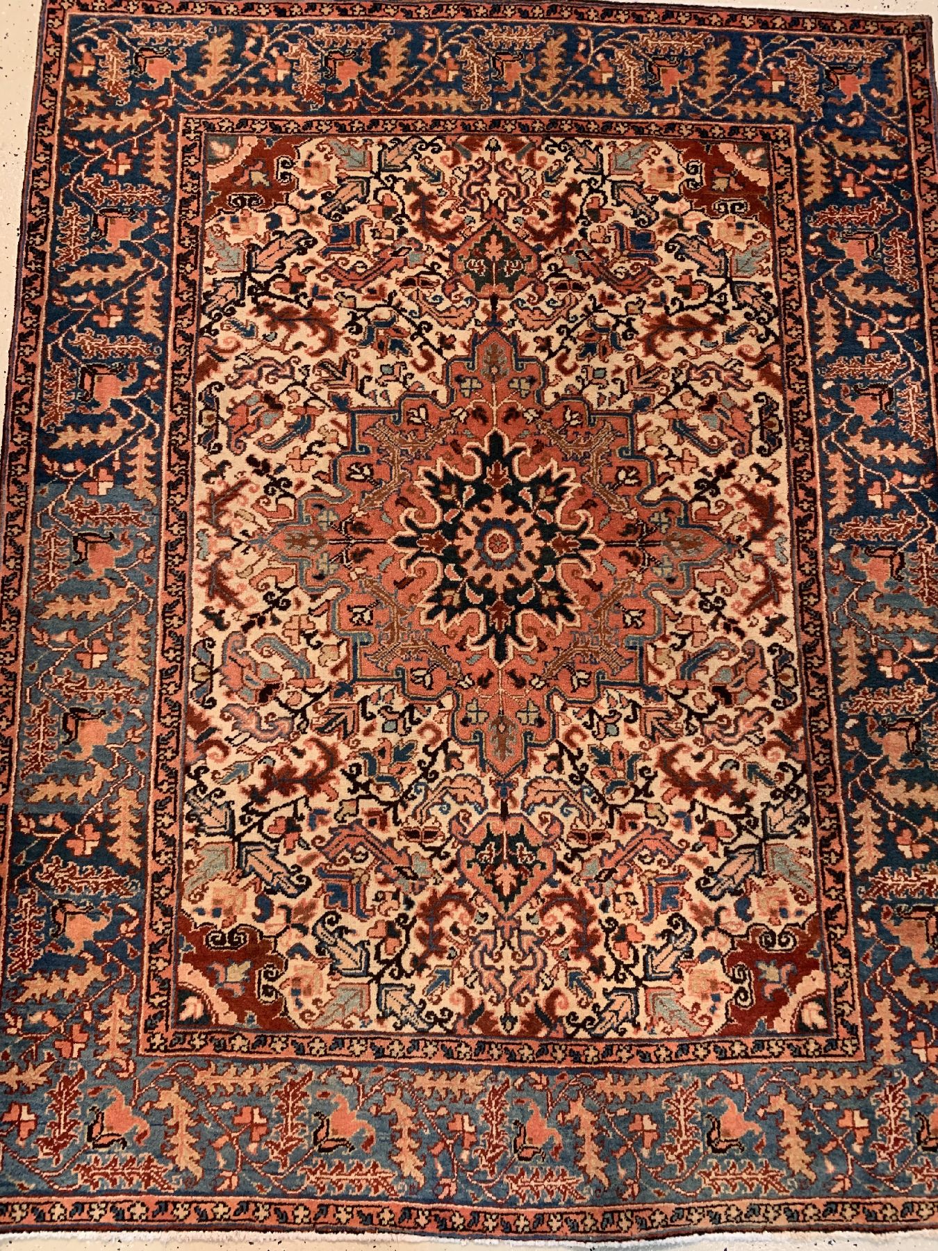 Detail a: Heriz alt, Persien, um 1950/1960, Wolle geknüpft auf Baumwolle, ca. 188 x 148 cm, EHZ:2 (guter Zustand).