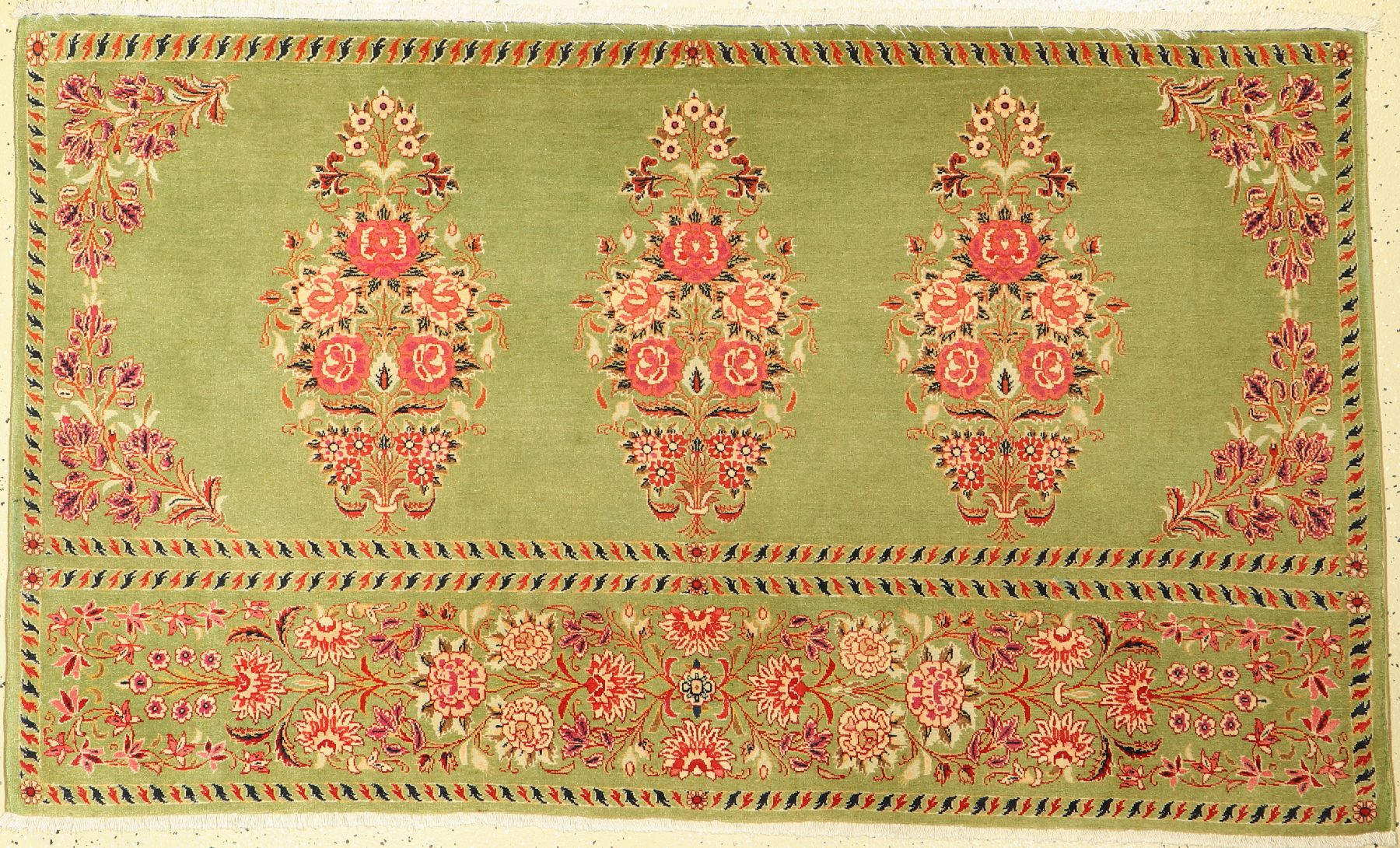 Seltener grüner Keschan, Persien, um 1950/1960, Korkwolle geknüpft auf Baumwolle, ca, 181 x 106 cm, EHZ:2(guter Zustand).