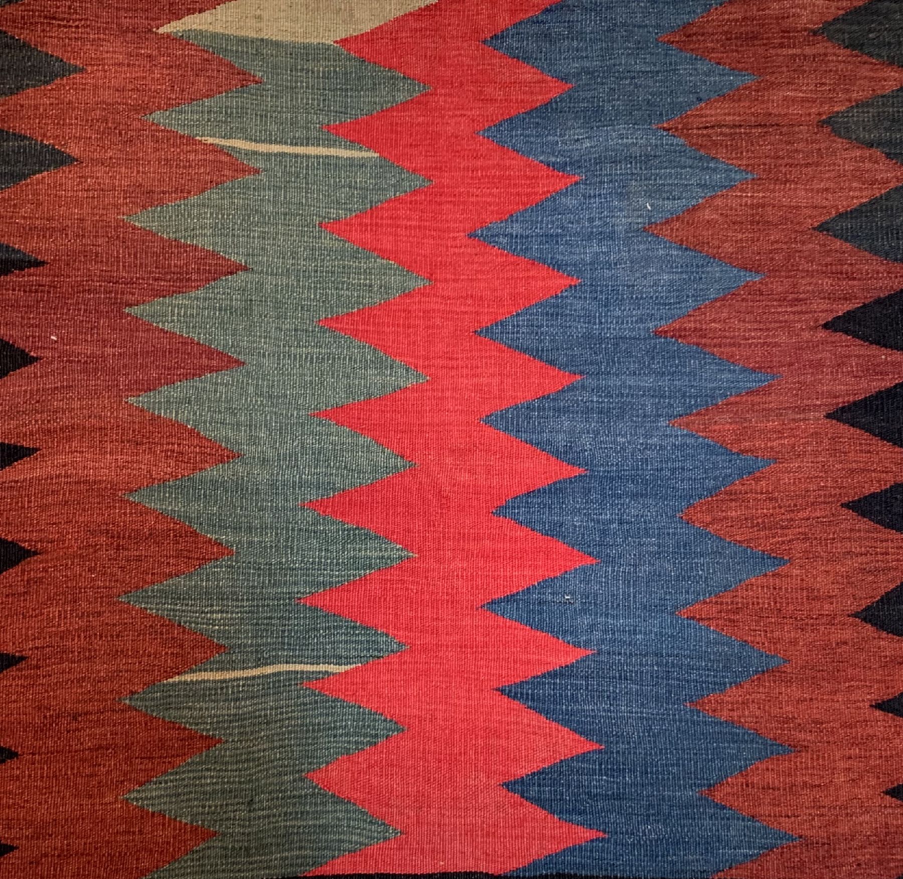 Detail a: Afschar Sofreh, Persien, um 1930/1940, Wolle auf Wolle, ca. 121 x 102 cm, EHZ: 2 (guter Zustand).