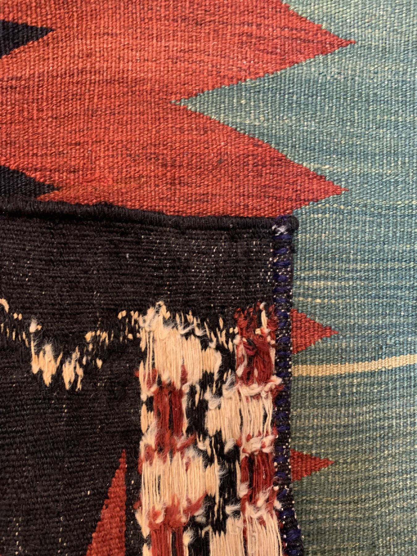 Detail d: Afschar Sofreh, Persien, um 1930/1940, Wolle auf Wolle, ca. 121 x 102 cm, EHZ: 2 (guter Zustand).