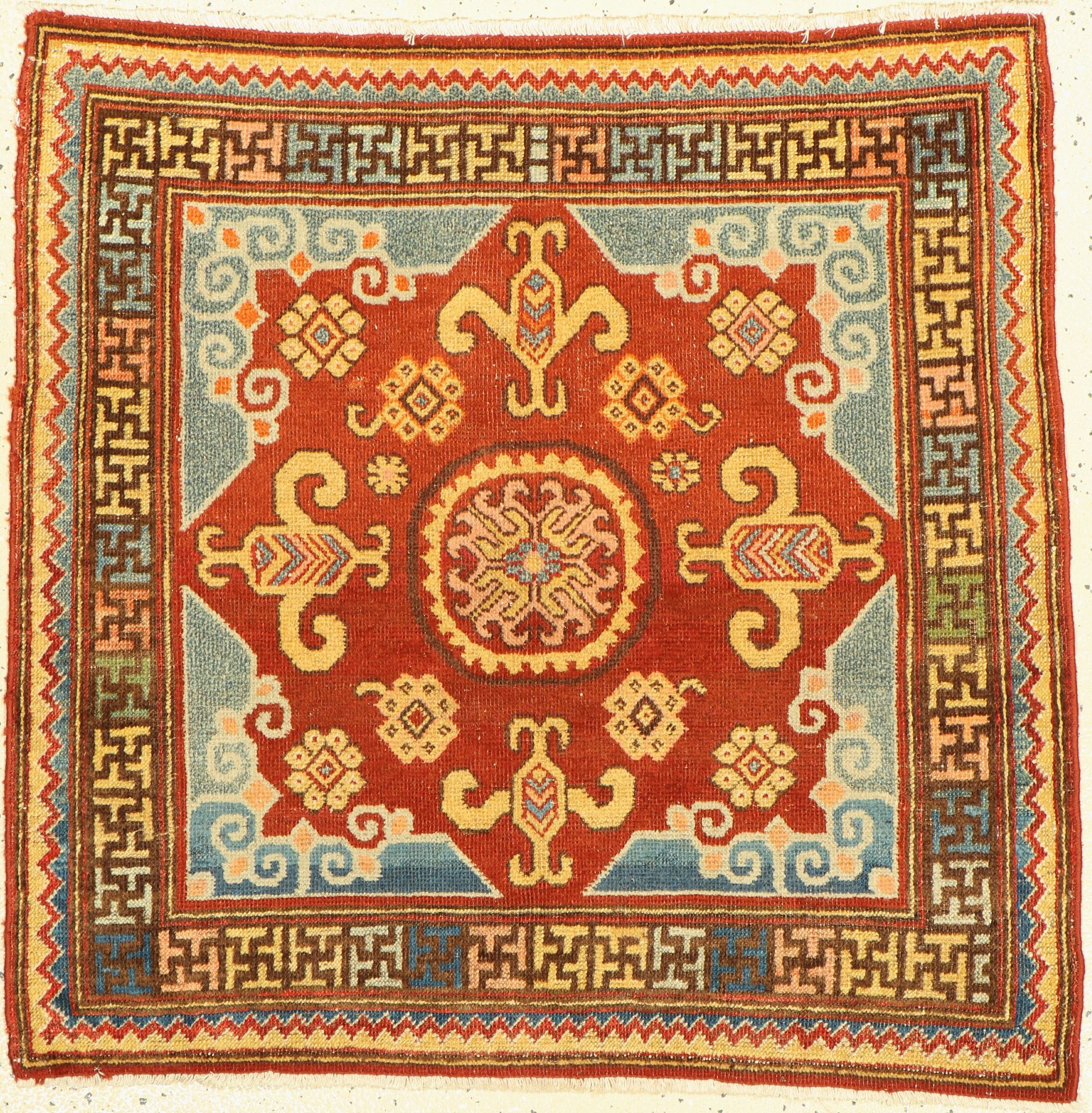 Antiker Khotan, Turkestan, 19. Jhd, Wolle geknüpft auf Baumwolle, ca. 90 x 88 cm, EHZ: 3(gleichmäßig dünne Flor).