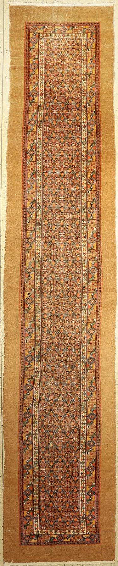 Sarab Galerie(Kamelwolle), Persien, um 1920, Kamelwolle geknüpft auf Baumwolle, ca, 506 x 97 cm, EHZ:4(einige Florfehlstellen).
